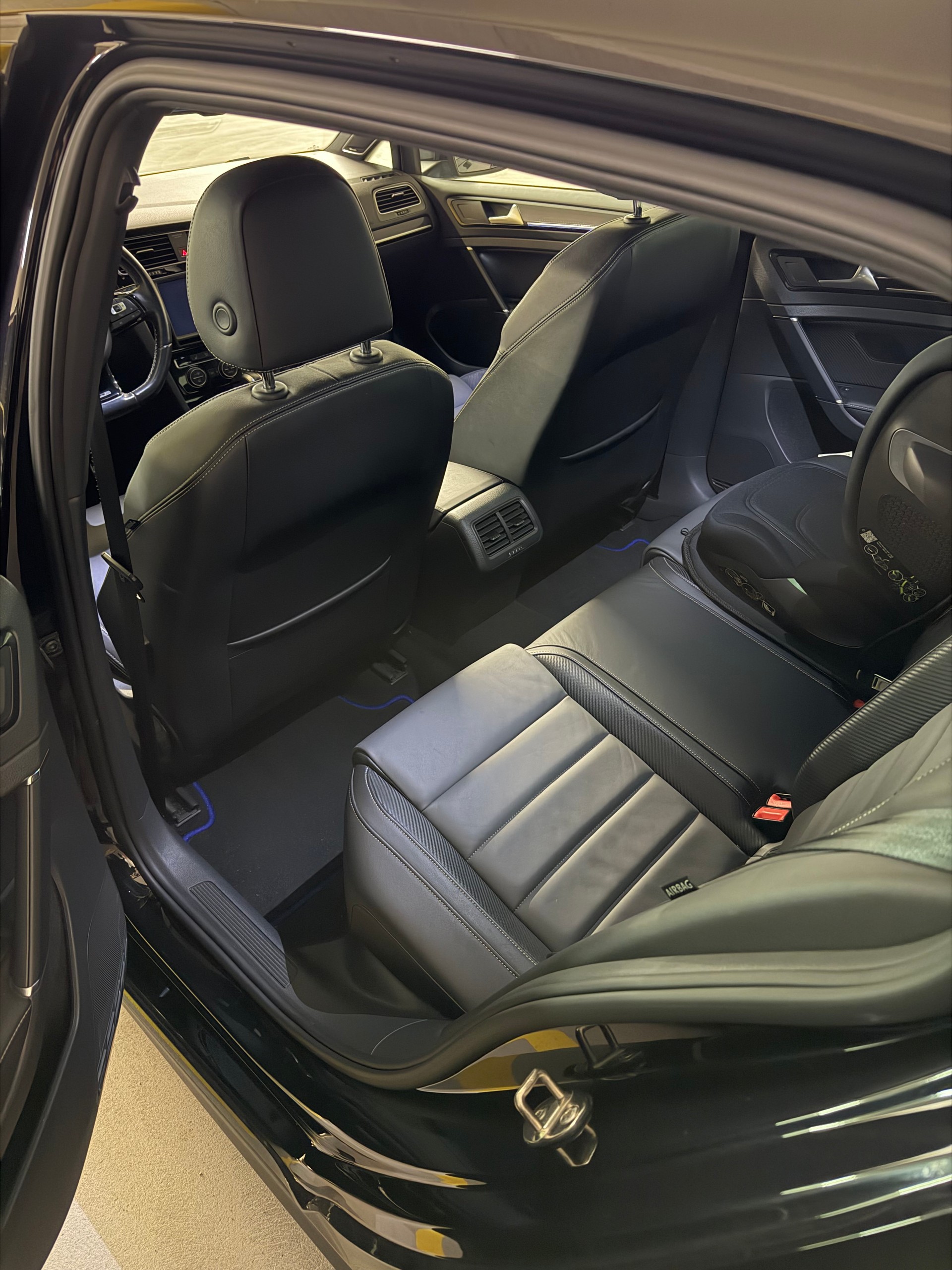 VW Golf 2.0 TSI R 4Motion DSG-image-4
