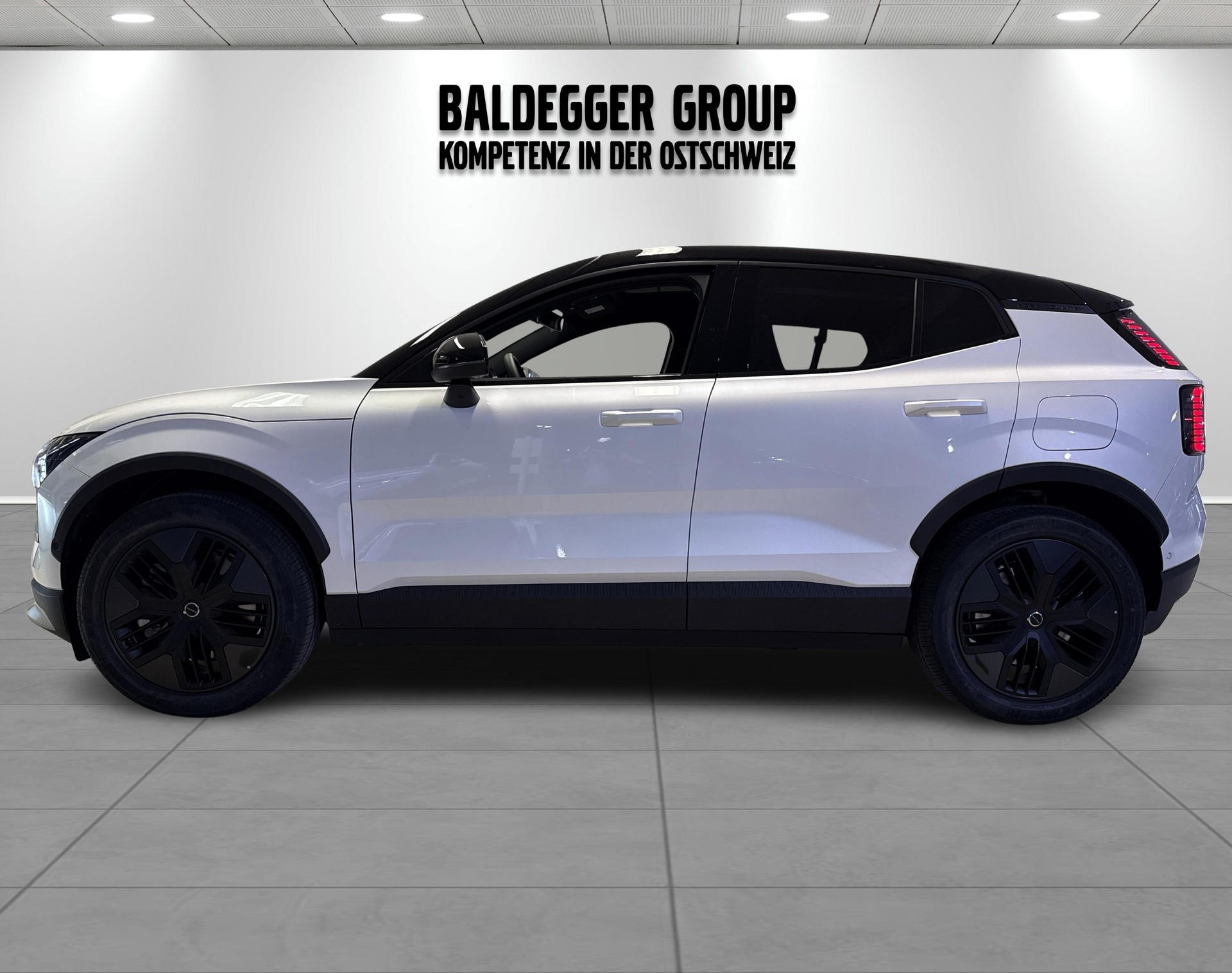 VOLVO EX 30 CC E60 Twin Performance A-image-8