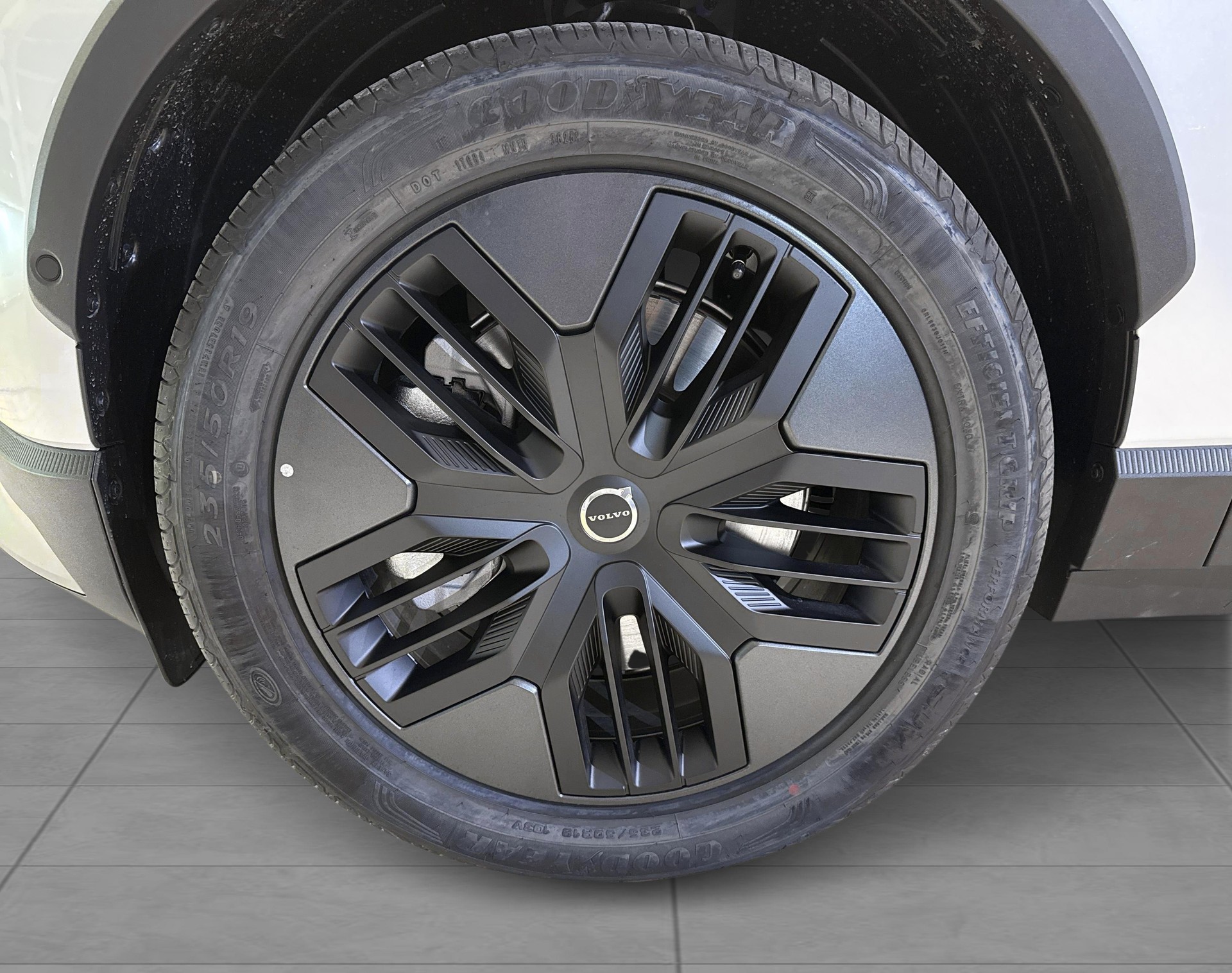 VOLVO EX 30 CC E60 Twin Performance A-image-10