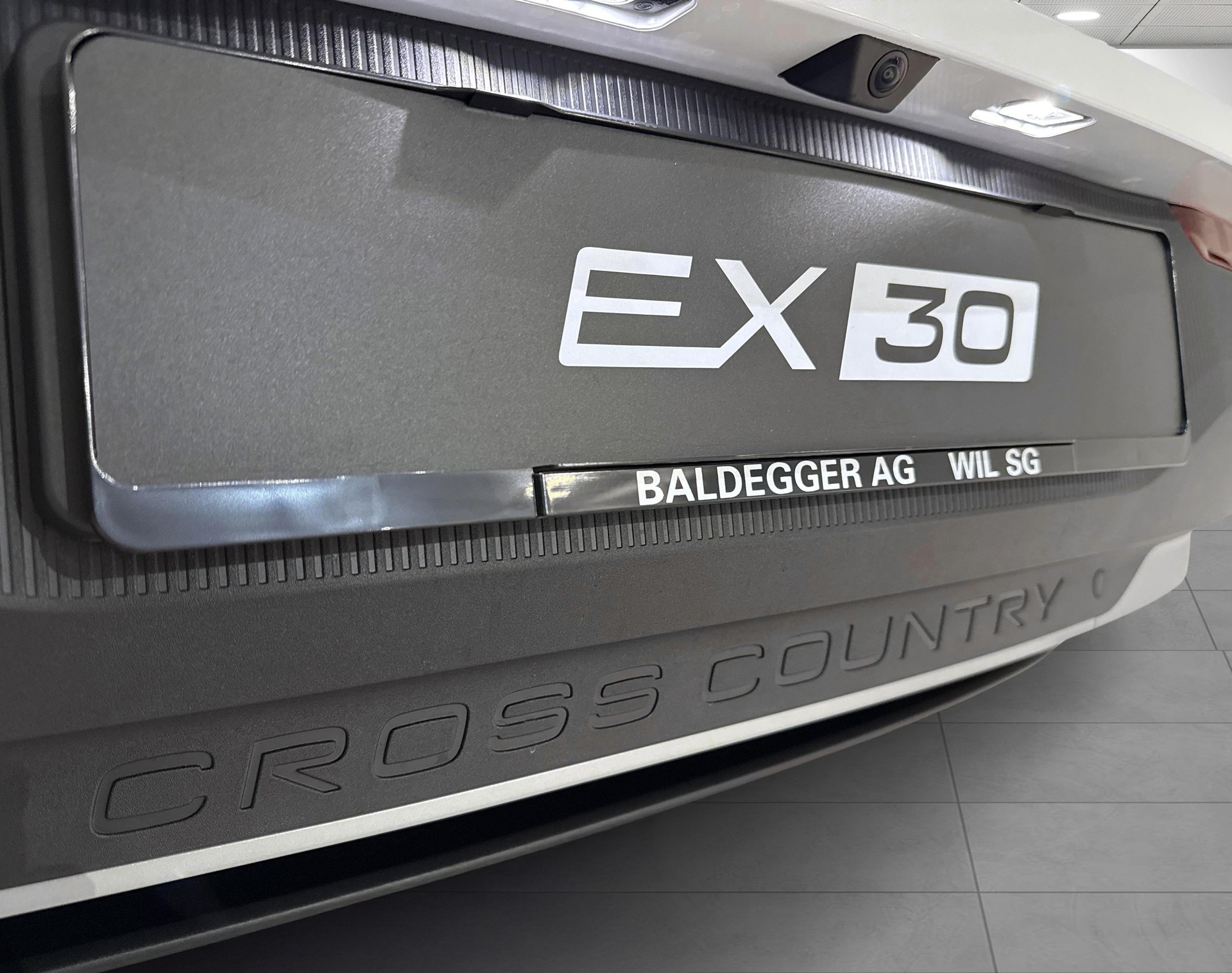 VOLVO EX 30 CC E60 Twin Performance A-image-17