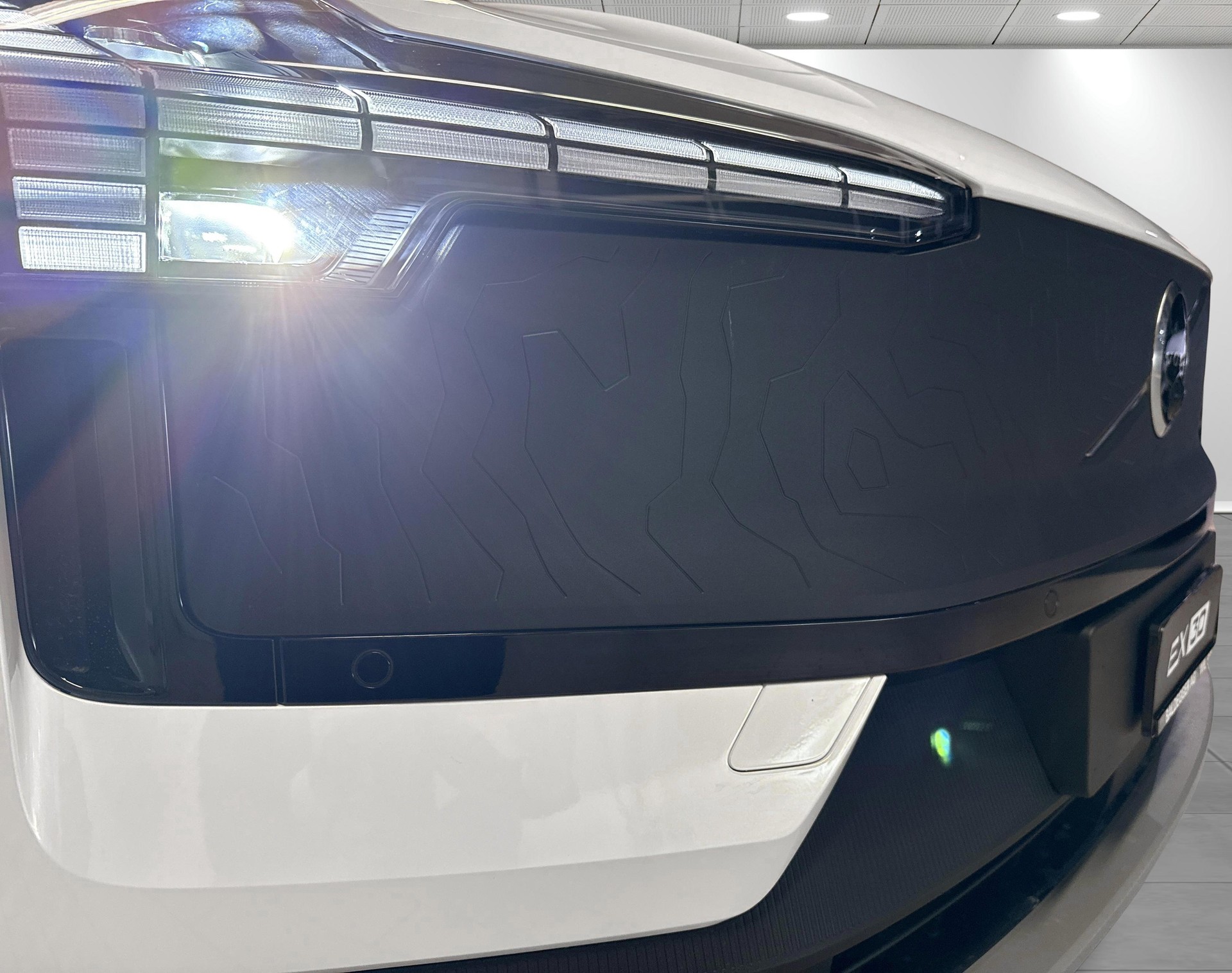 VOLVO EX 30 CC E60 Twin Performance A-image-18