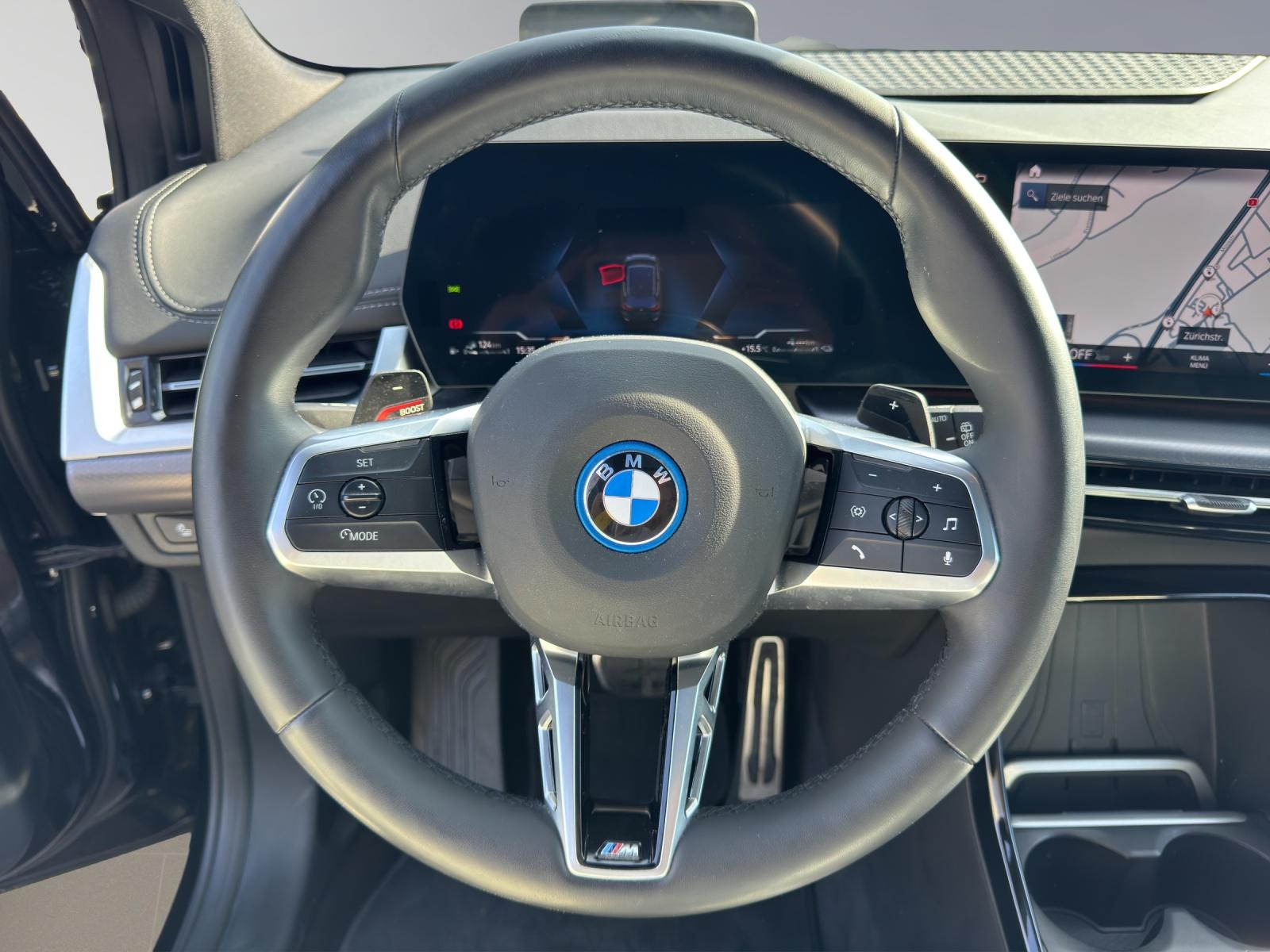 BMW 230e xDrive paddles Active Tourer-image-15