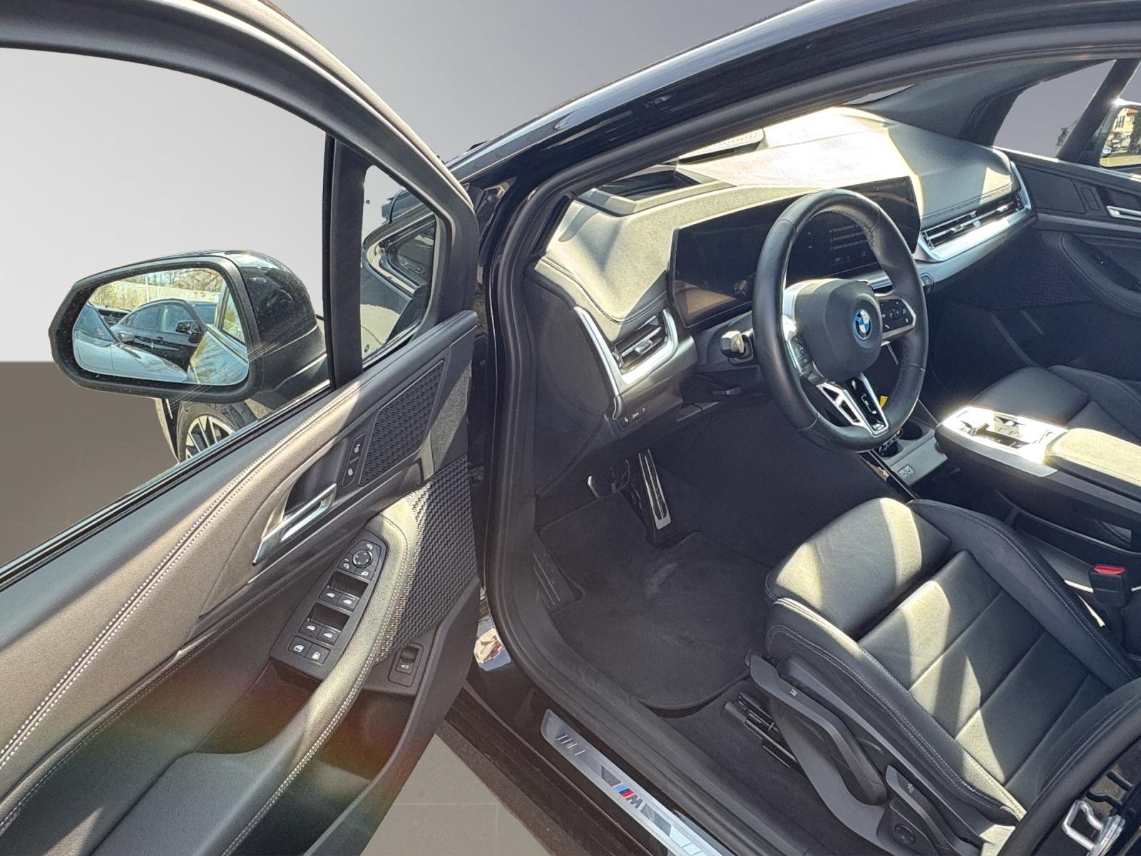 BMW 230e xDrive paddles Active Tourer-image-11