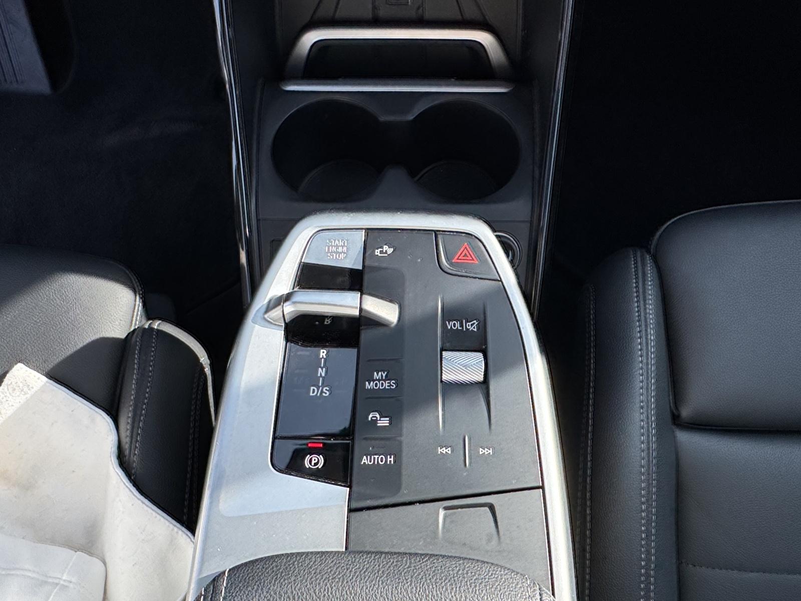BMW 230e xDrive paddles Active Tourer-image-19