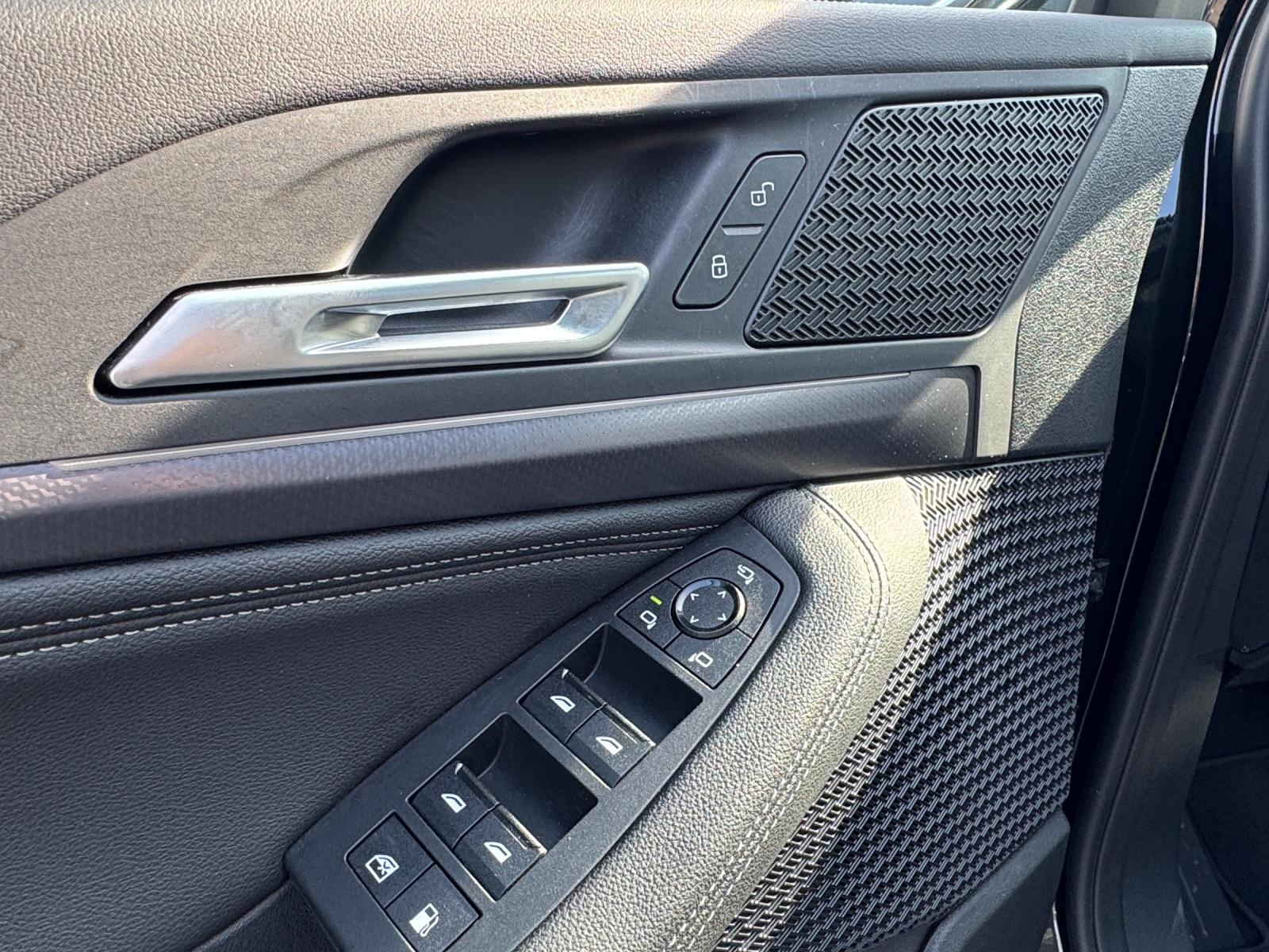 BMW 230e xDrive paddles Active Tourer-image-12