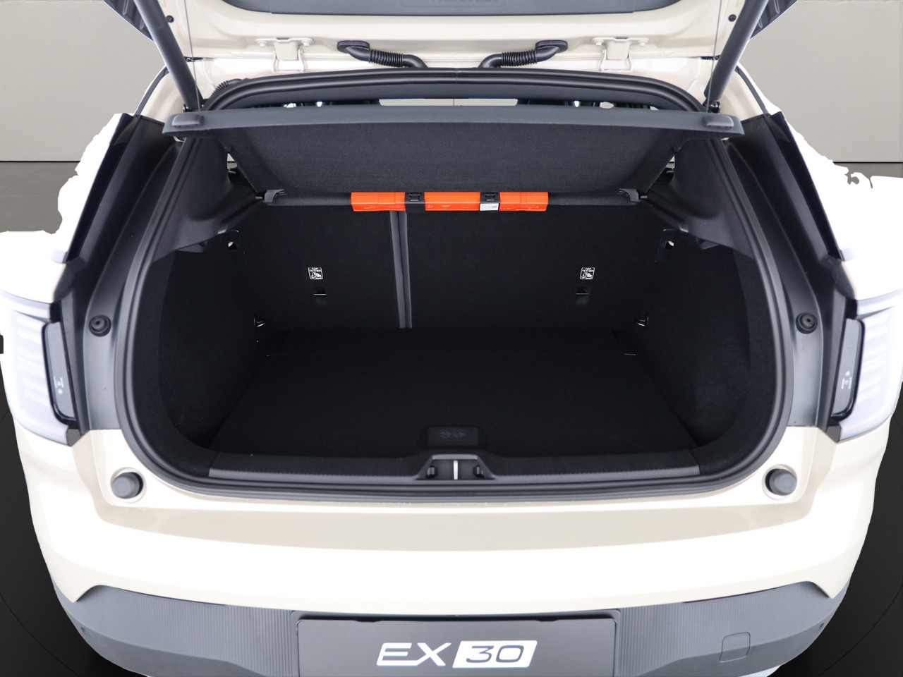 VOLVO EX30 CC E60 Twin Performance AWD-image-1