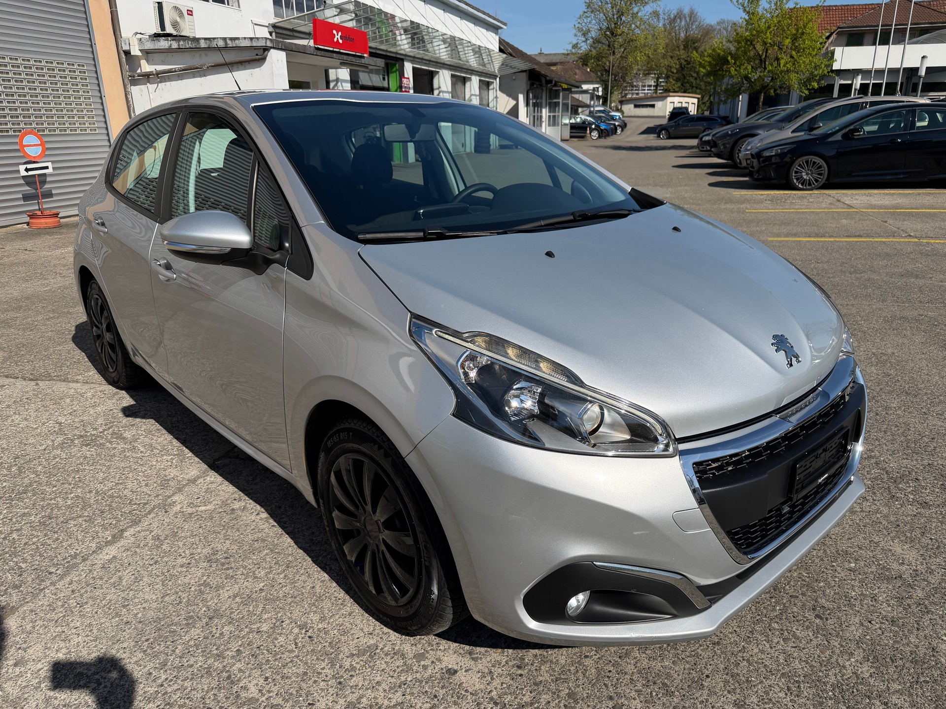 PEUGEOT 208 1.6 BlueHDi Active-image-6