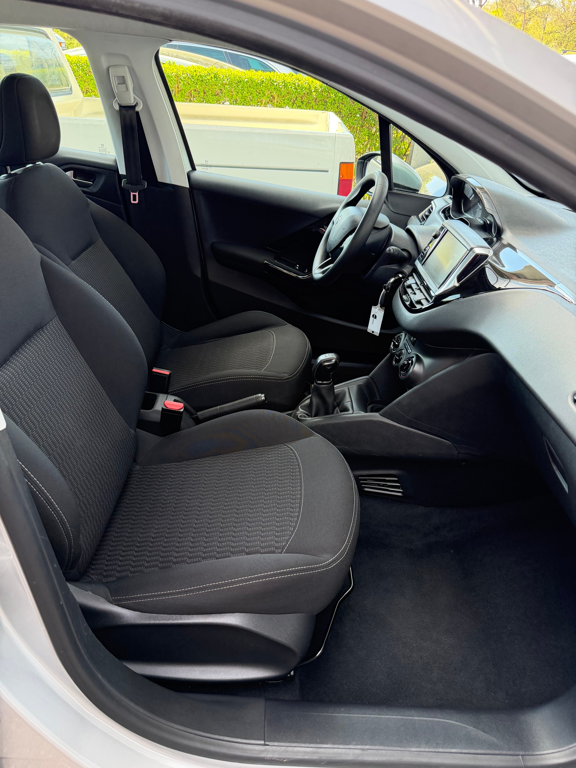 PEUGEOT 208 1.6 BlueHDi Active-image-13