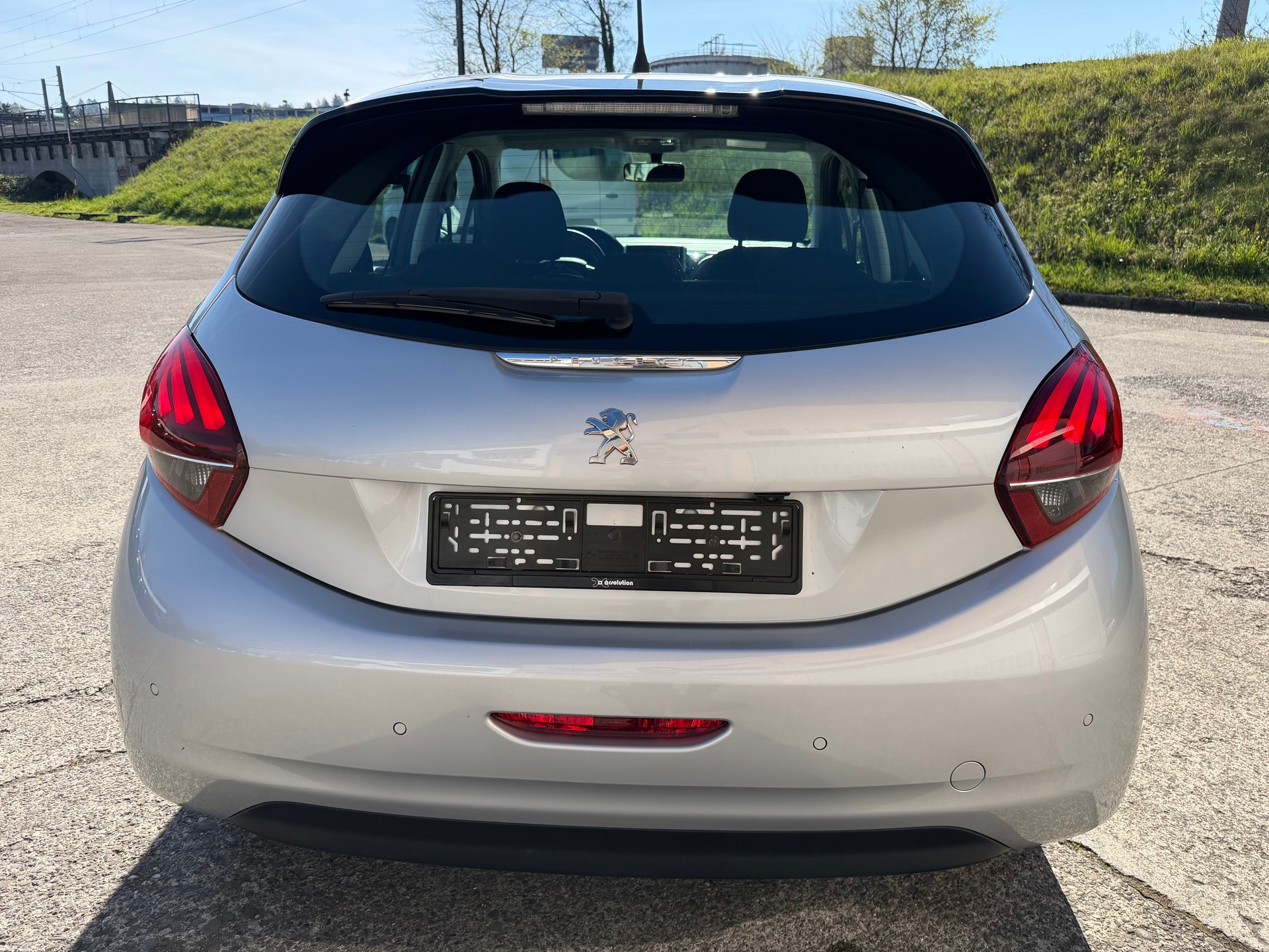 PEUGEOT 208 1.6 BlueHDi Active-image-3