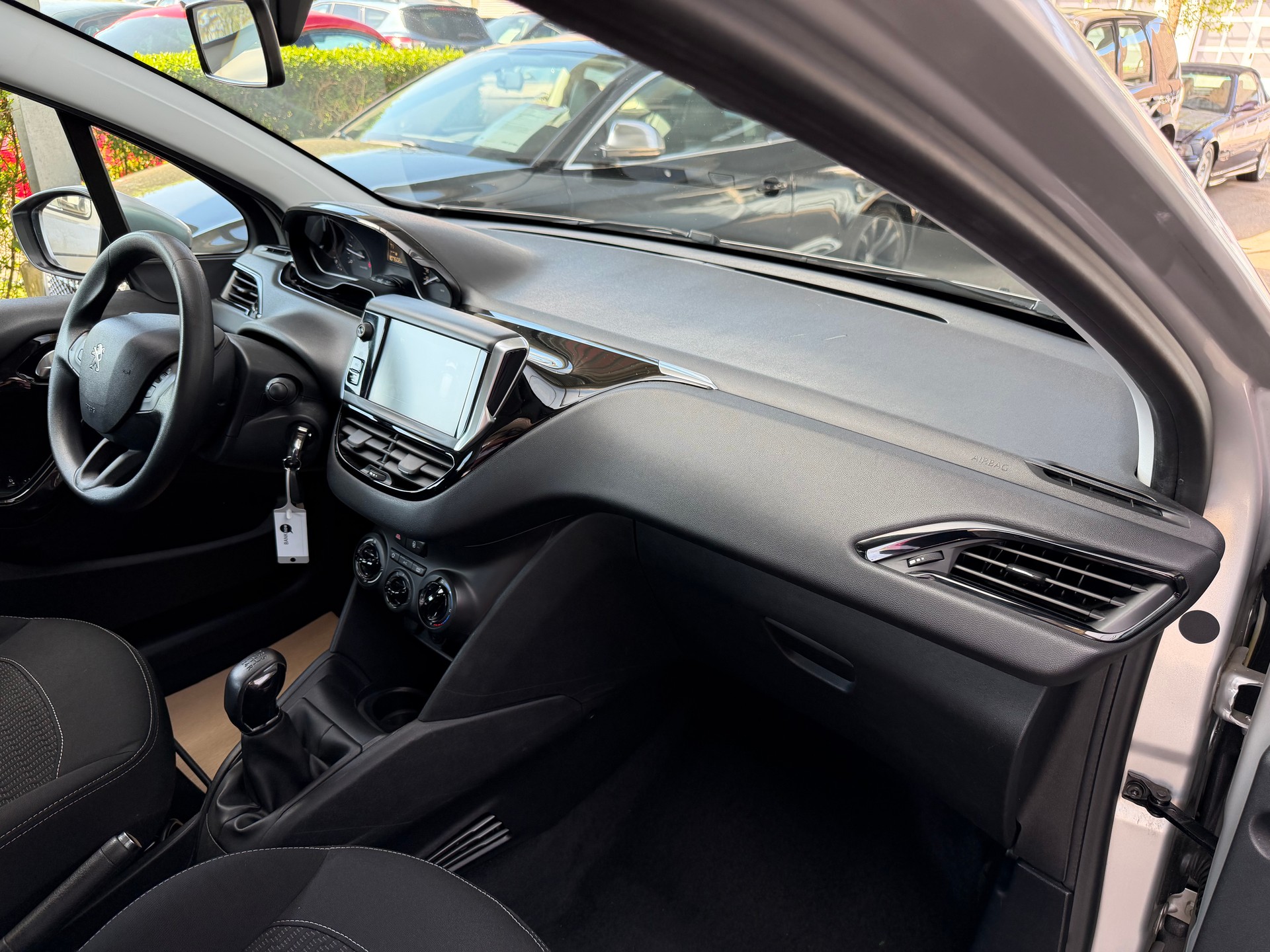 PEUGEOT 208 1.6 BlueHDi Active-image-15