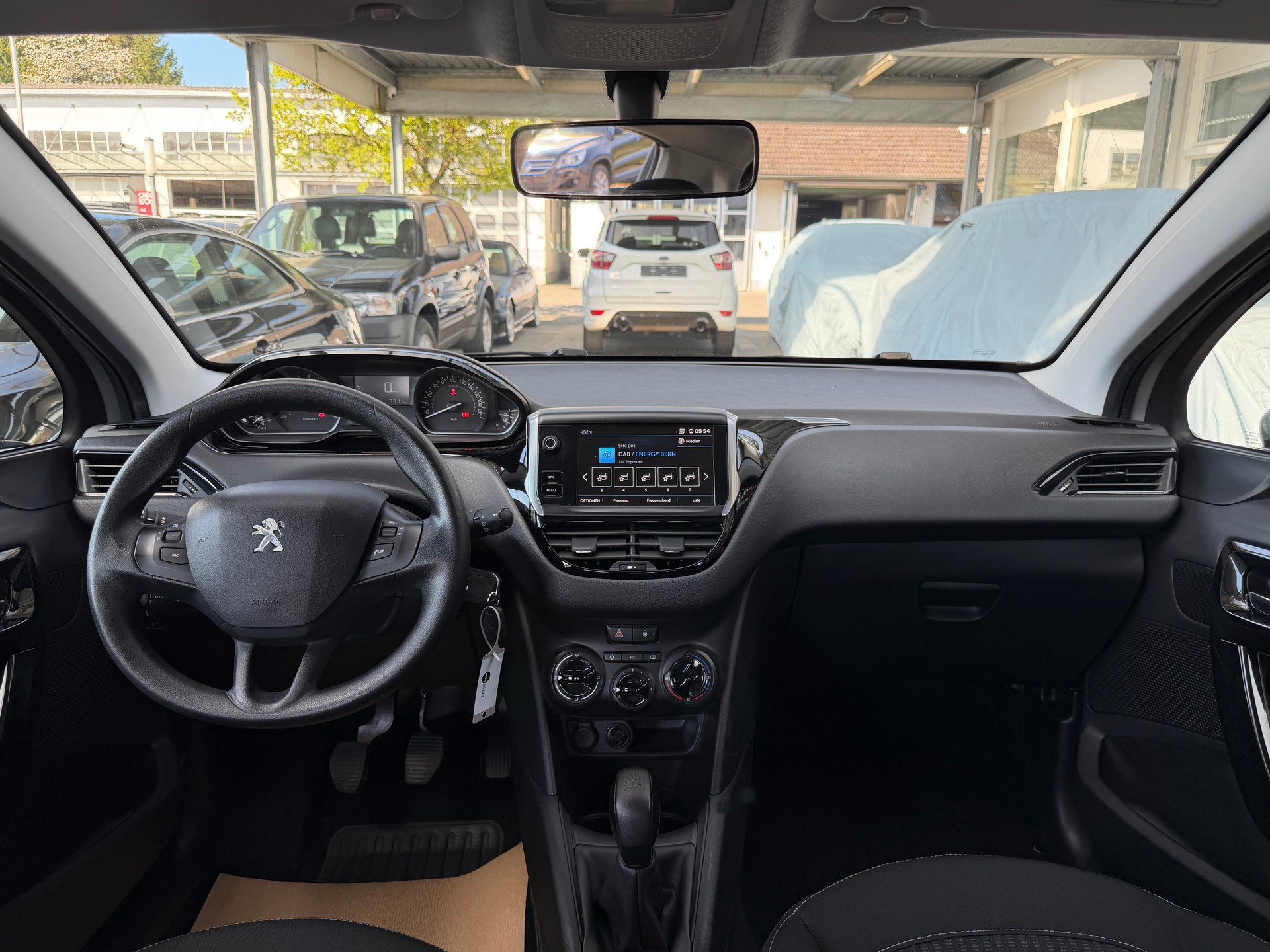 PEUGEOT 208 1.6 BlueHDi Active-image-10