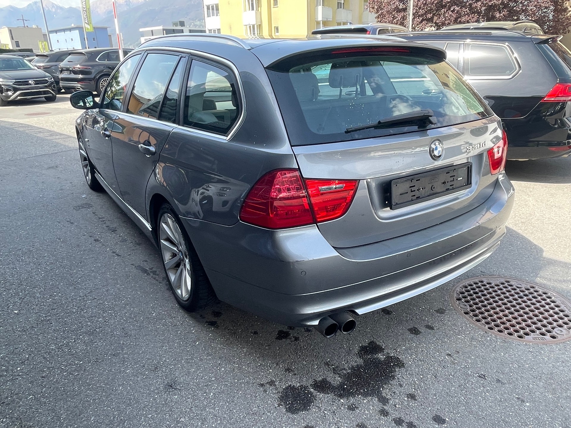 BMW 330d xDrive Touring-image-5