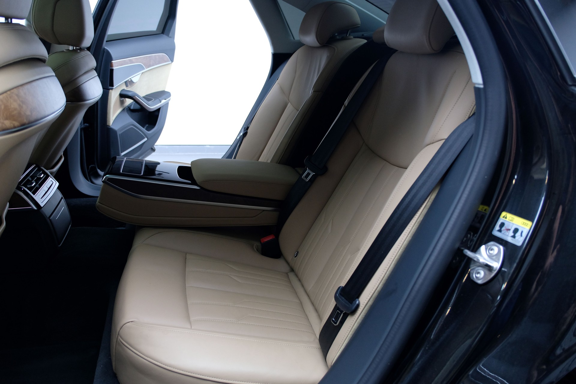 AUDI A8 55 TFSI quattro tiptronic-image-28