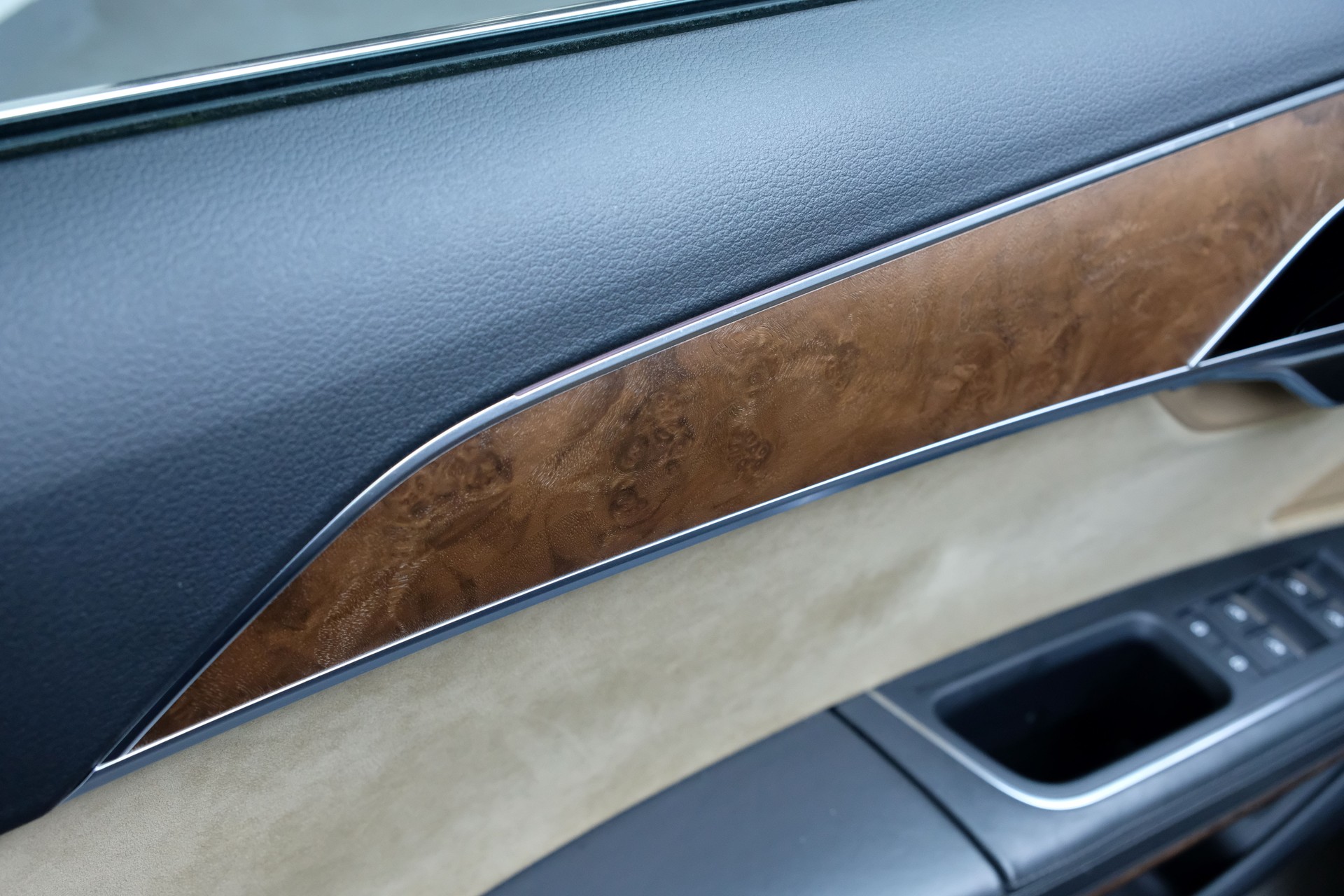 AUDI A8 55 TFSI quattro tiptronic-image-30