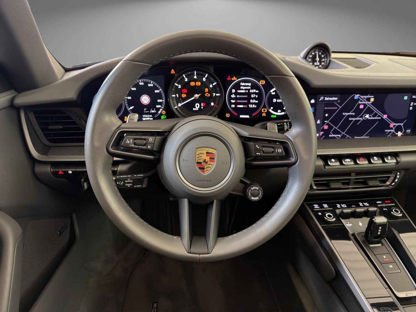 PORSCHE 911 Cabriolet 3.0 Carrera PDK-image-9