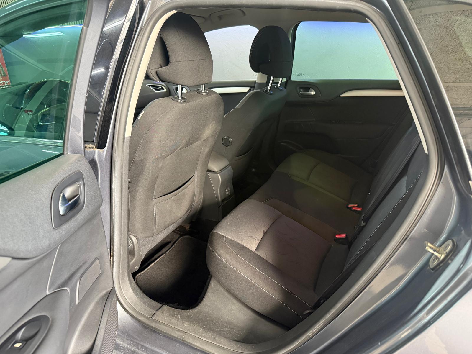 CITROEN C4 Berline 1.6 e-HDi Edition EGS6-image-11