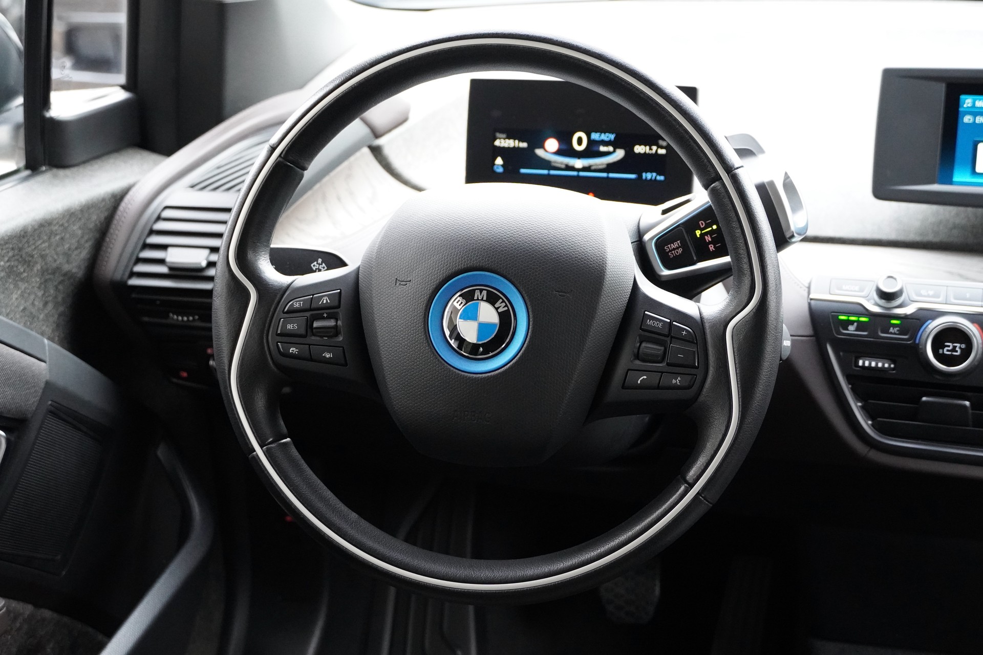 BMW i3 (120Ah)-image-14