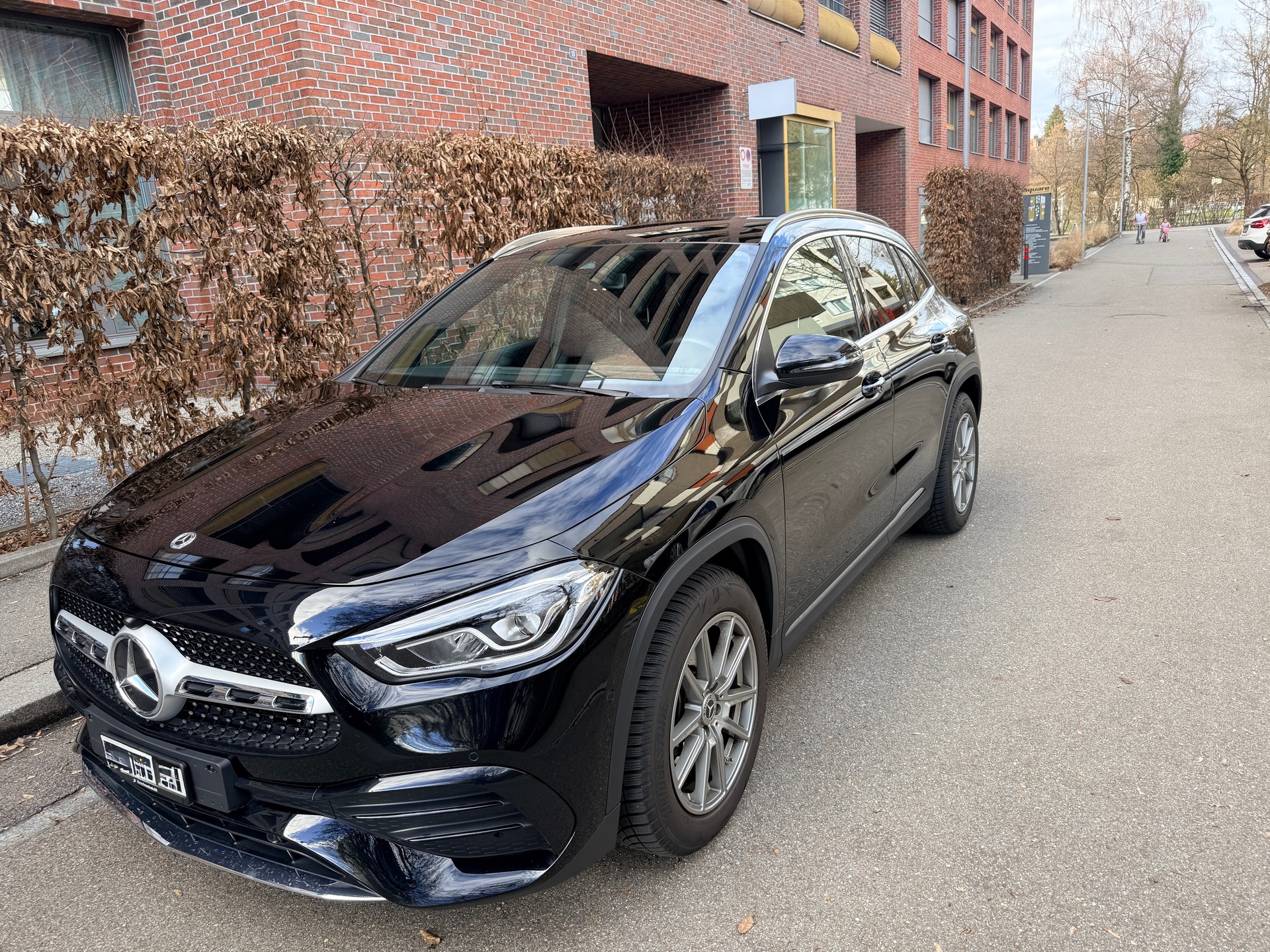MERCEDES-BENZ GLA 250 4Matic AMG Line 8G-DCT-image-0