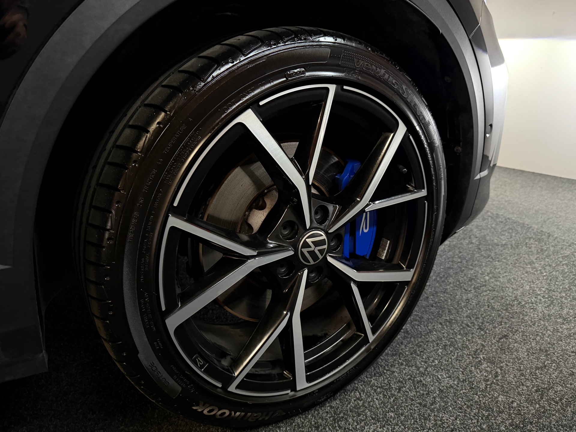 VW T-Roc 2.0 TSI R DSG 4Motion-image-11
