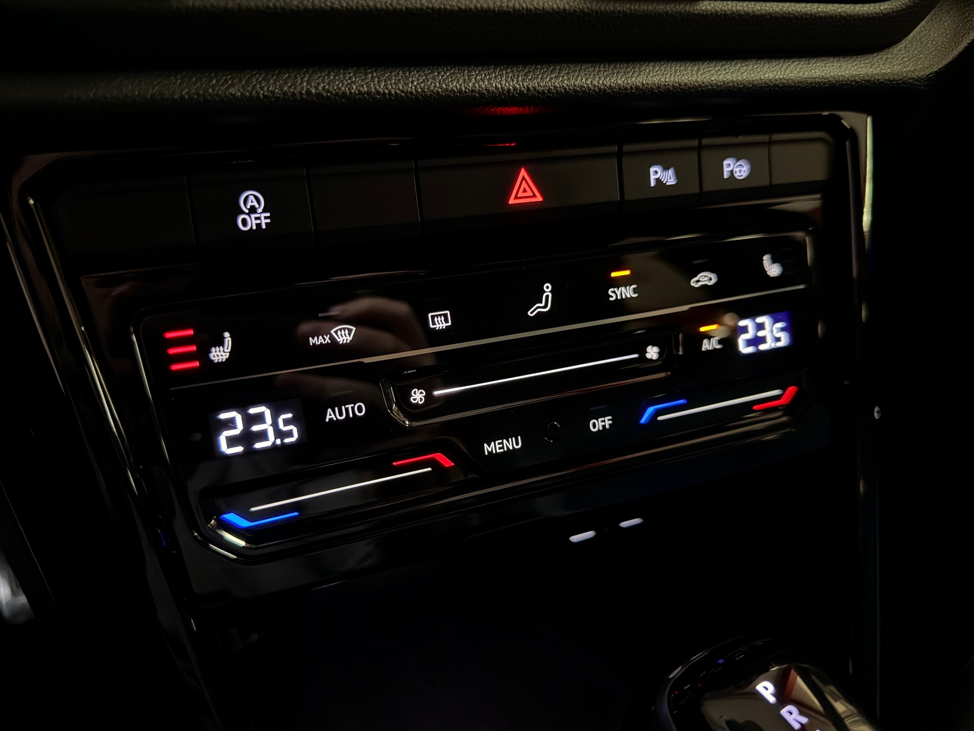 VW T-Roc 2.0 TSI R DSG 4Motion-image-24