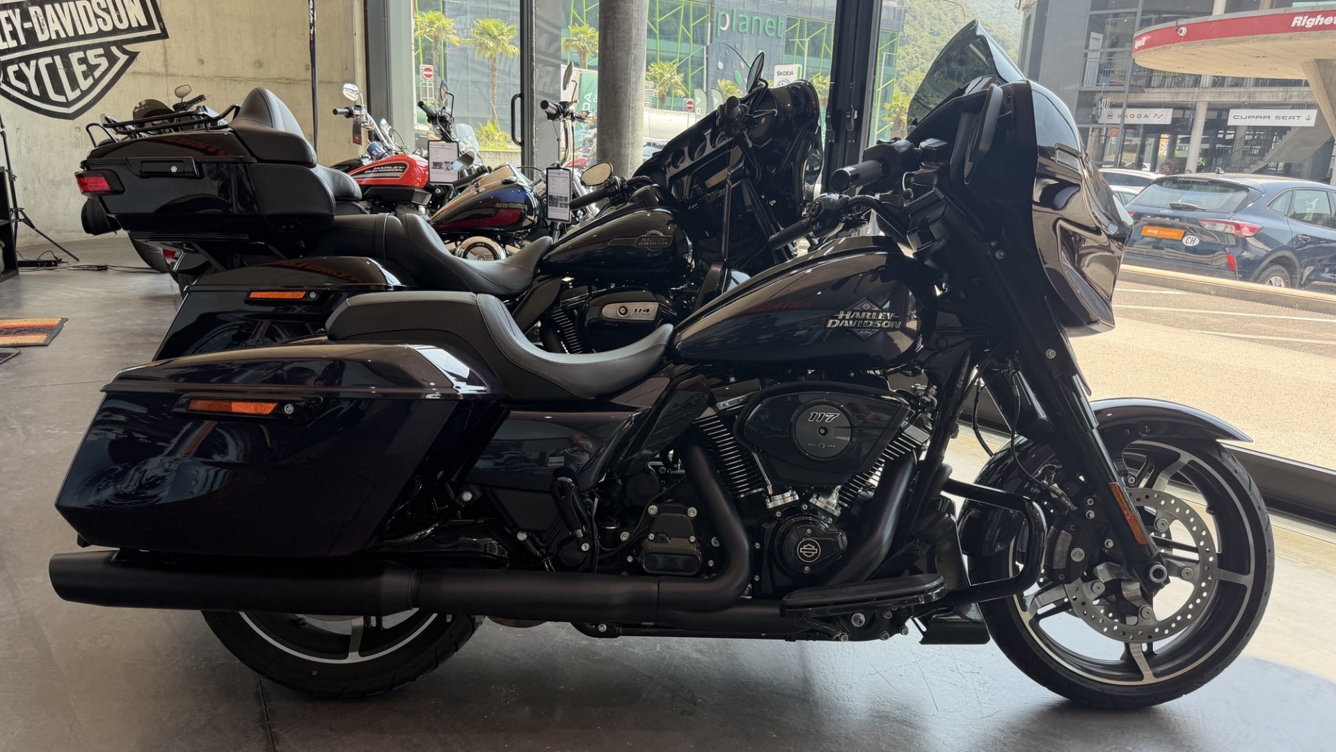 HARLEY-DAVIDSON FLHX 1923 Street Glide 117