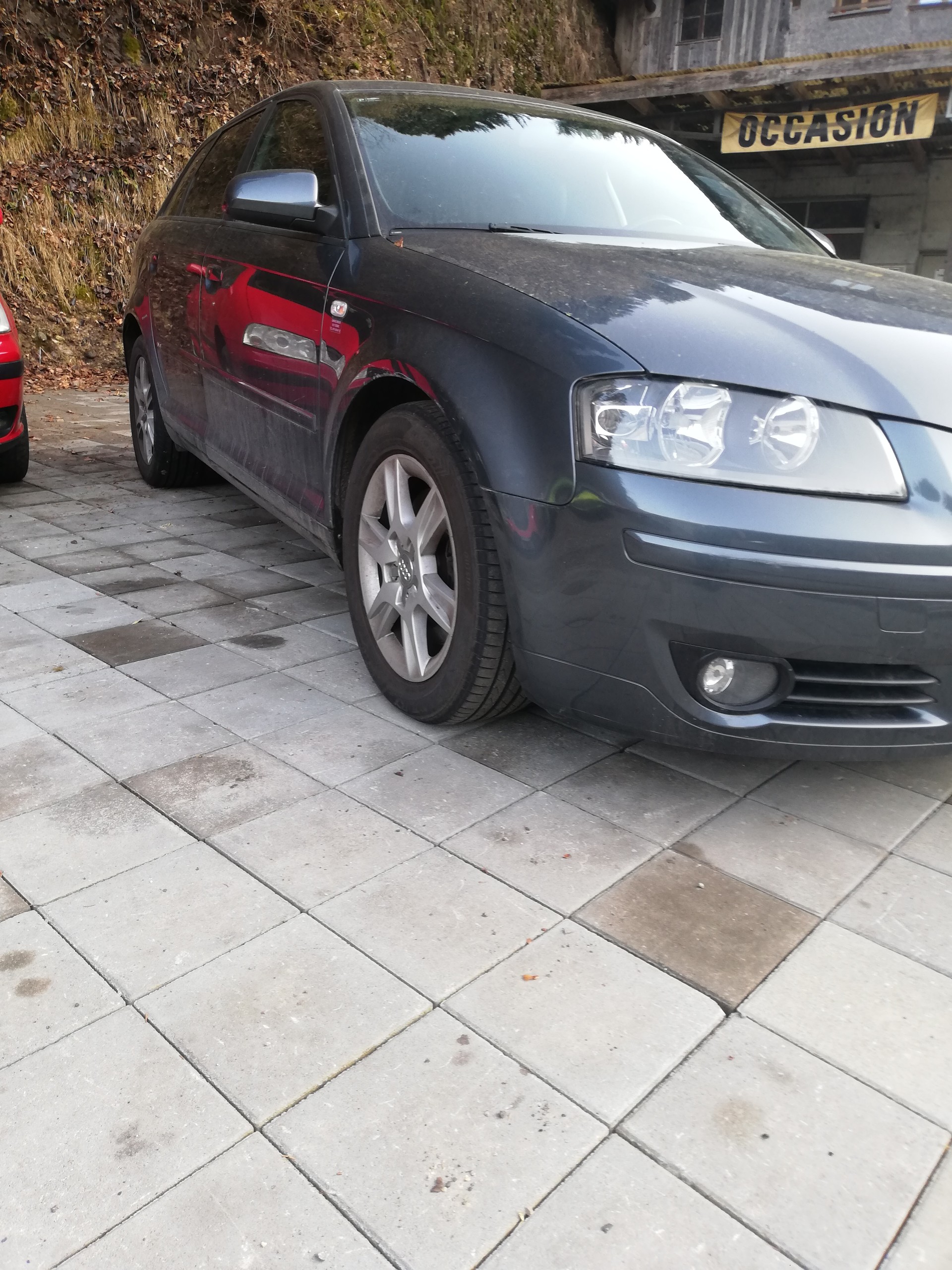 AUDI A3 Sportback 2.0 TDI Attraction quattro-image-2