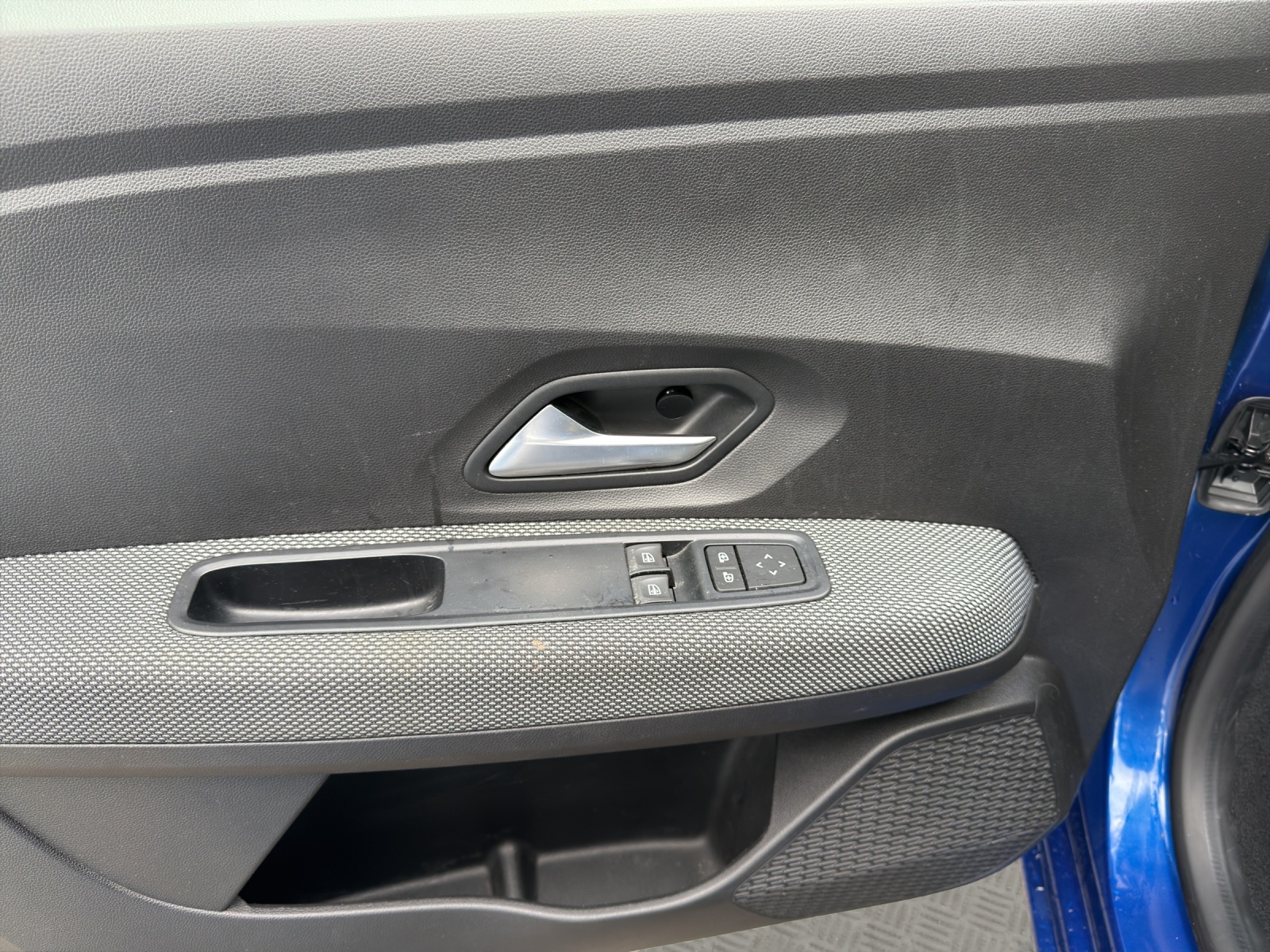 DACIA Sandero TCe 90 Comfort CVT-image-11