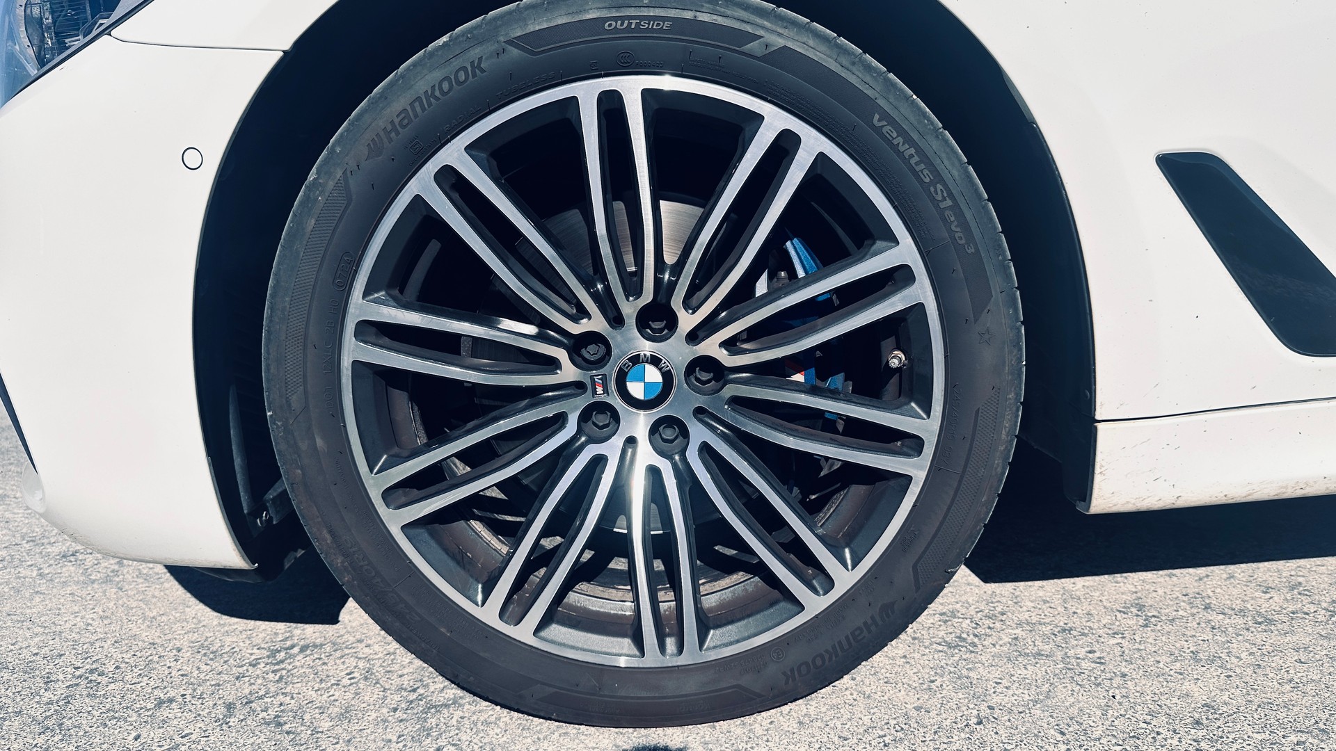 BMW 530d xDrive *** DPF und AGR NEU ***-image-16