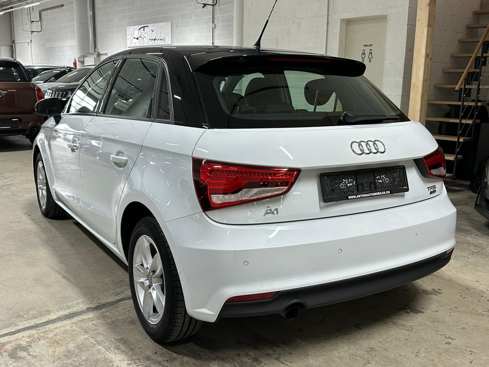 AUDI A1 Sportback 1.0 TFSI-image-3