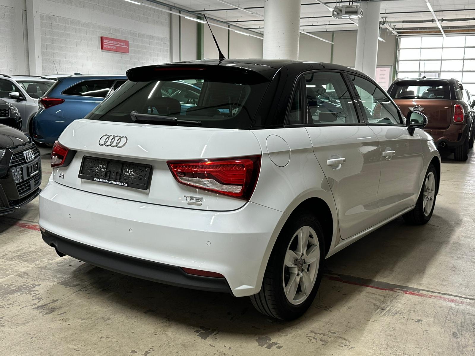 AUDI A1 Sportback 1.0 TFSI-image-4
