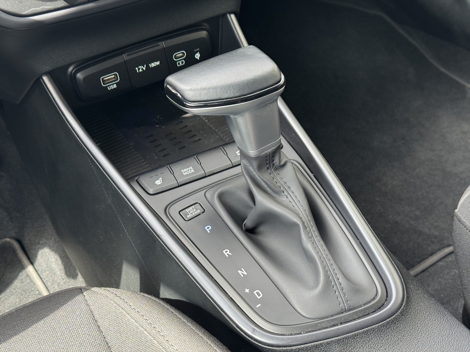 HYUNDAI i20 1.0 T-GDi Amplia Safety Pack-image-10