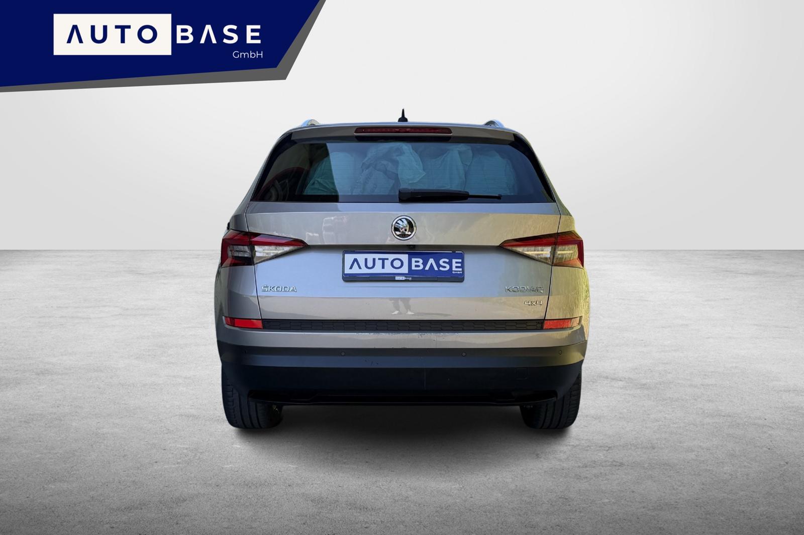 SKODA Kodiaq 2.0 TSI Ambition DSG 4x4 * 1. Hand * CH Fahrzeug *-image-3