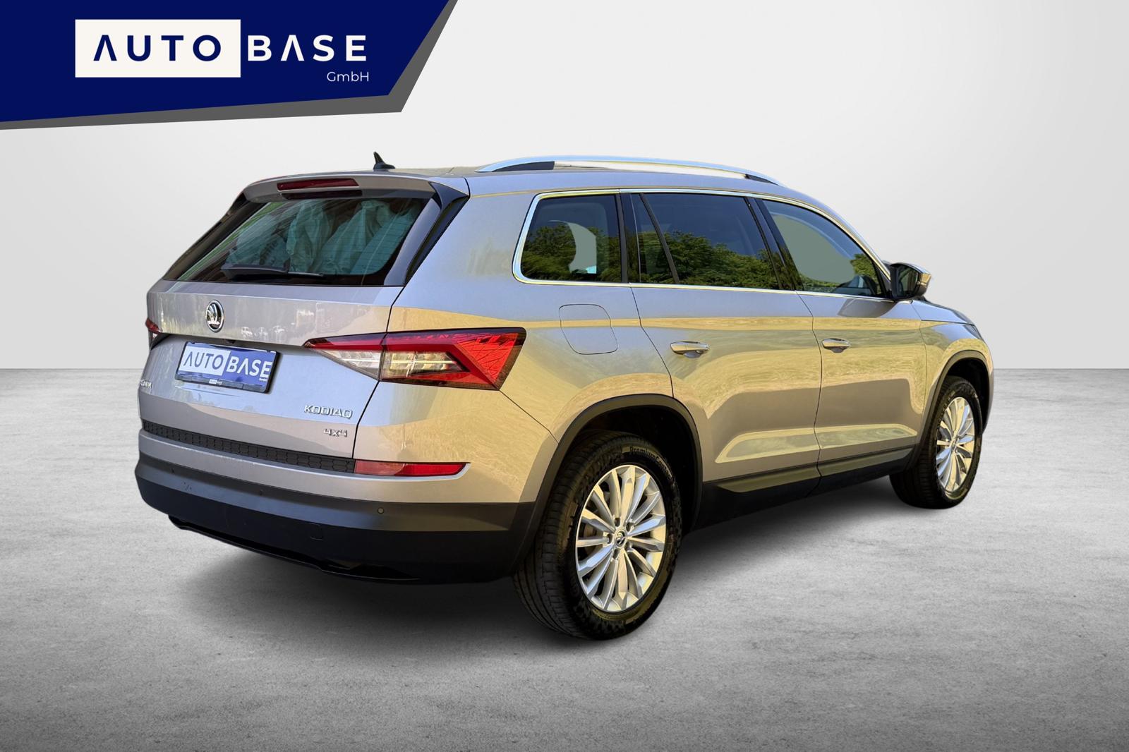 SKODA Kodiaq 2.0 TSI Ambition DSG 4x4 * 1. Hand * CH Fahrzeug *-image-4