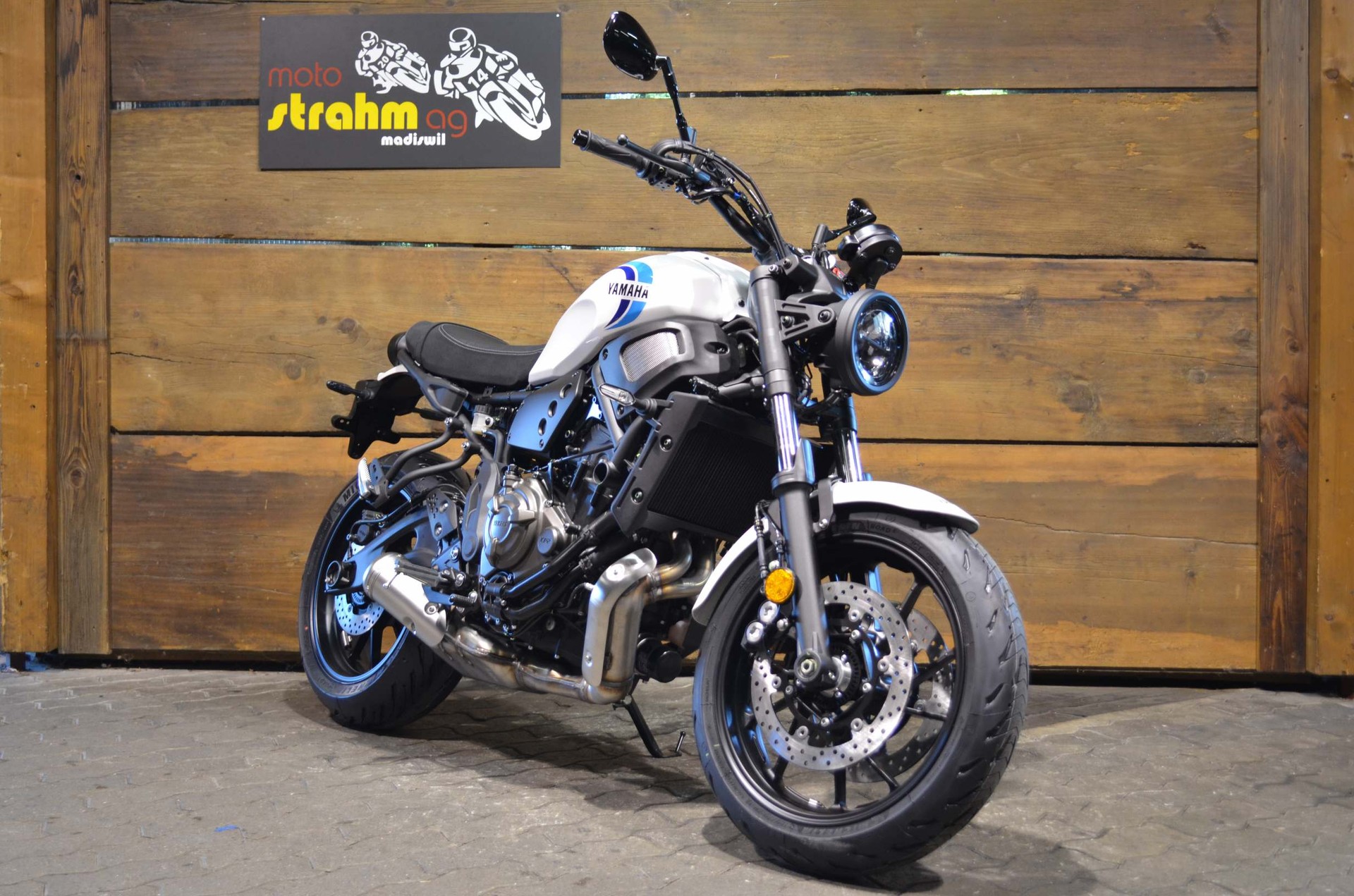 YAMAHA XSR 700