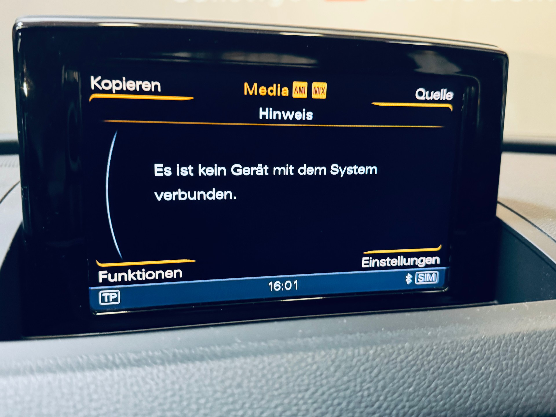 AUDI Q3 2.0 TFSI sport quattro S-tronic-image-19