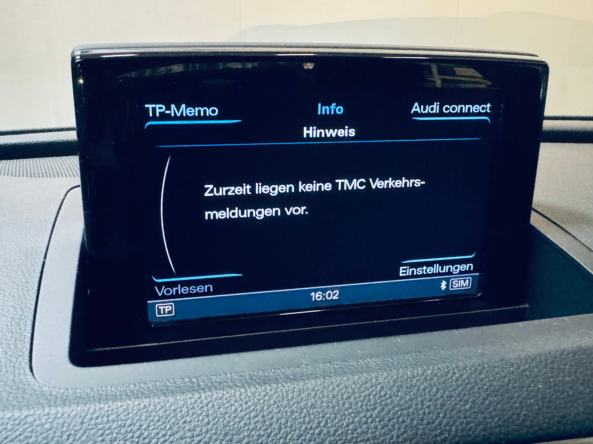AUDI Q3 2.0 TFSI sport quattro S-tronic-image-24