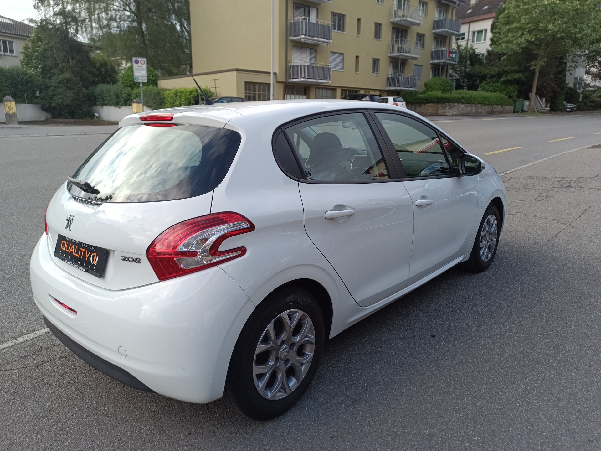 PEUGEOT 208 1.2 VTI Access-image-4