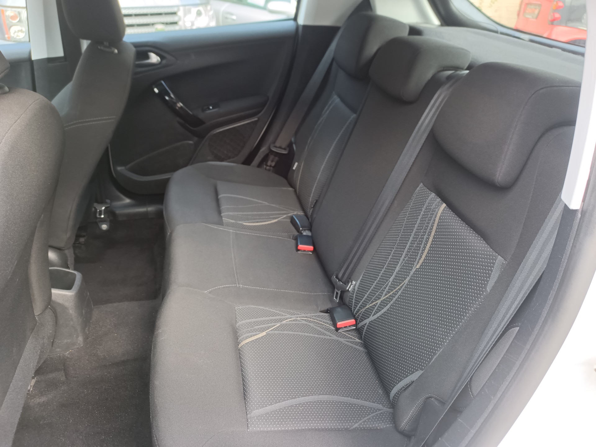 PEUGEOT 208 1.2 VTI Access-image-6