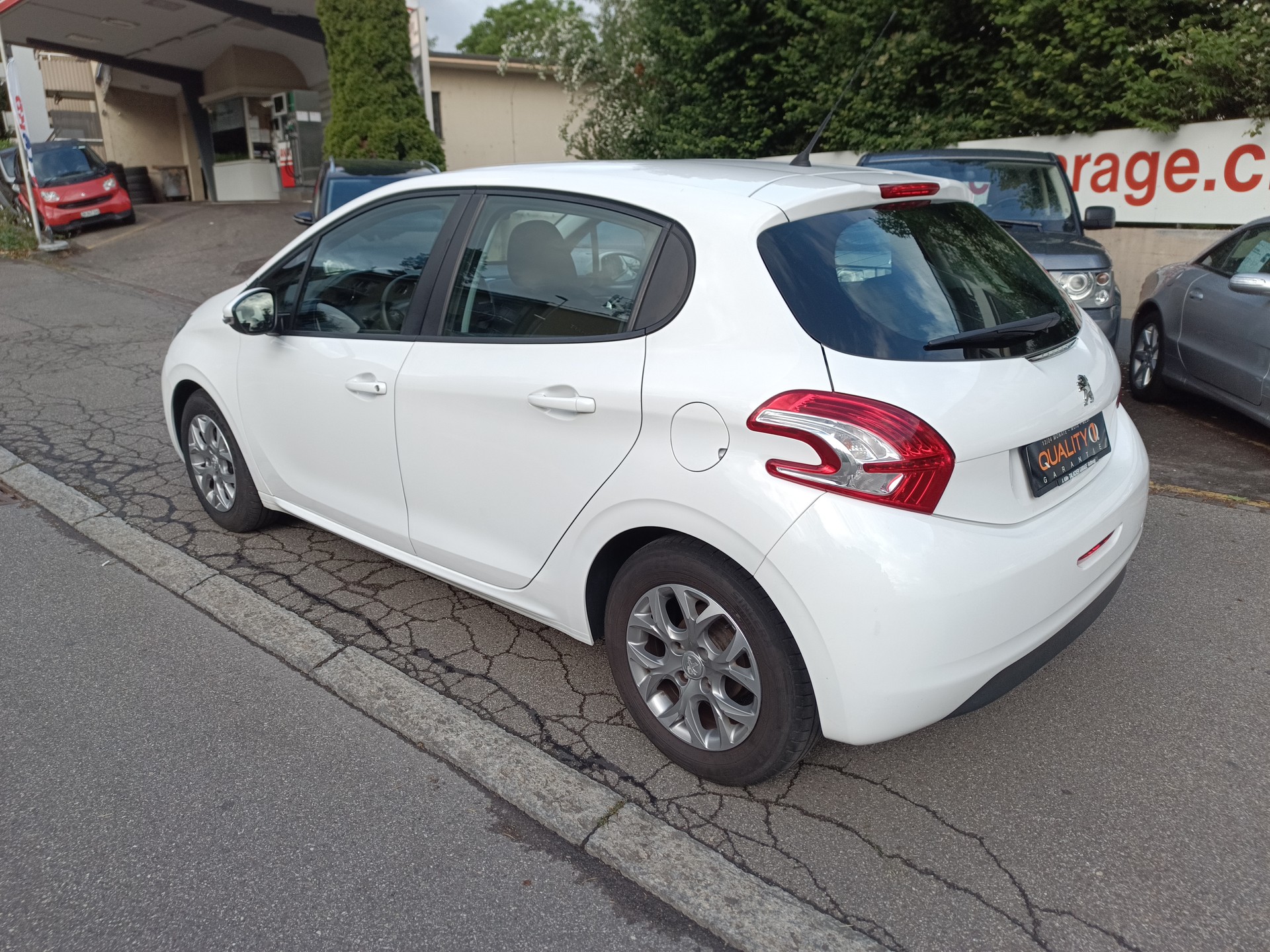PEUGEOT 208 1.2 VTI Access-image-3