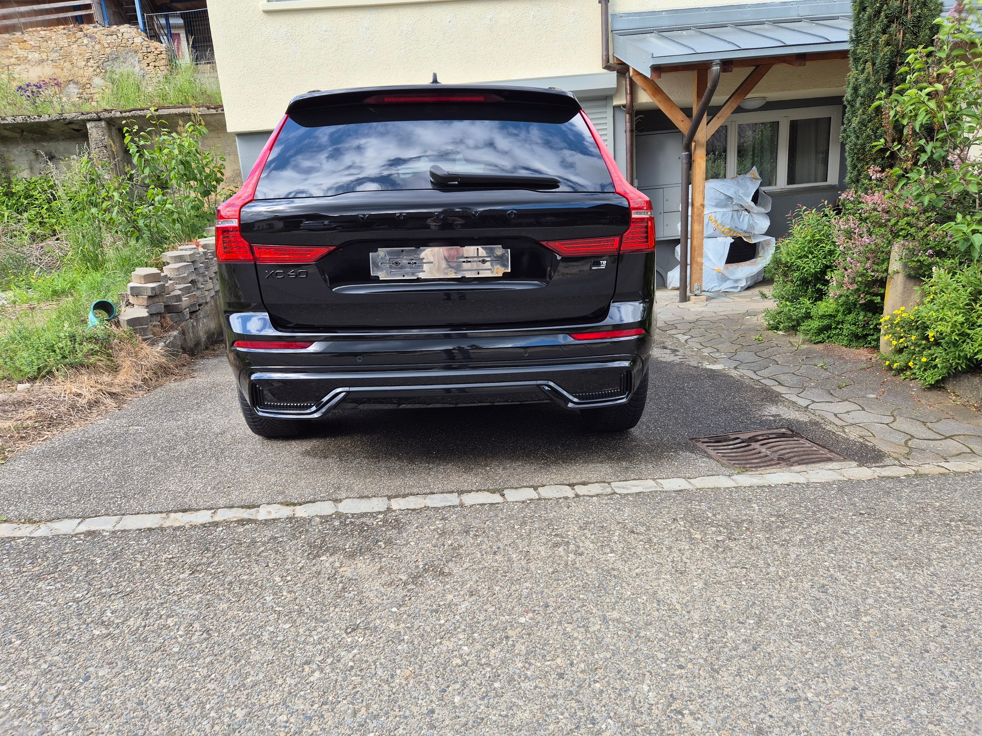 VOLVO T8 Ultimate Black Edition PLUG-IN-image-8