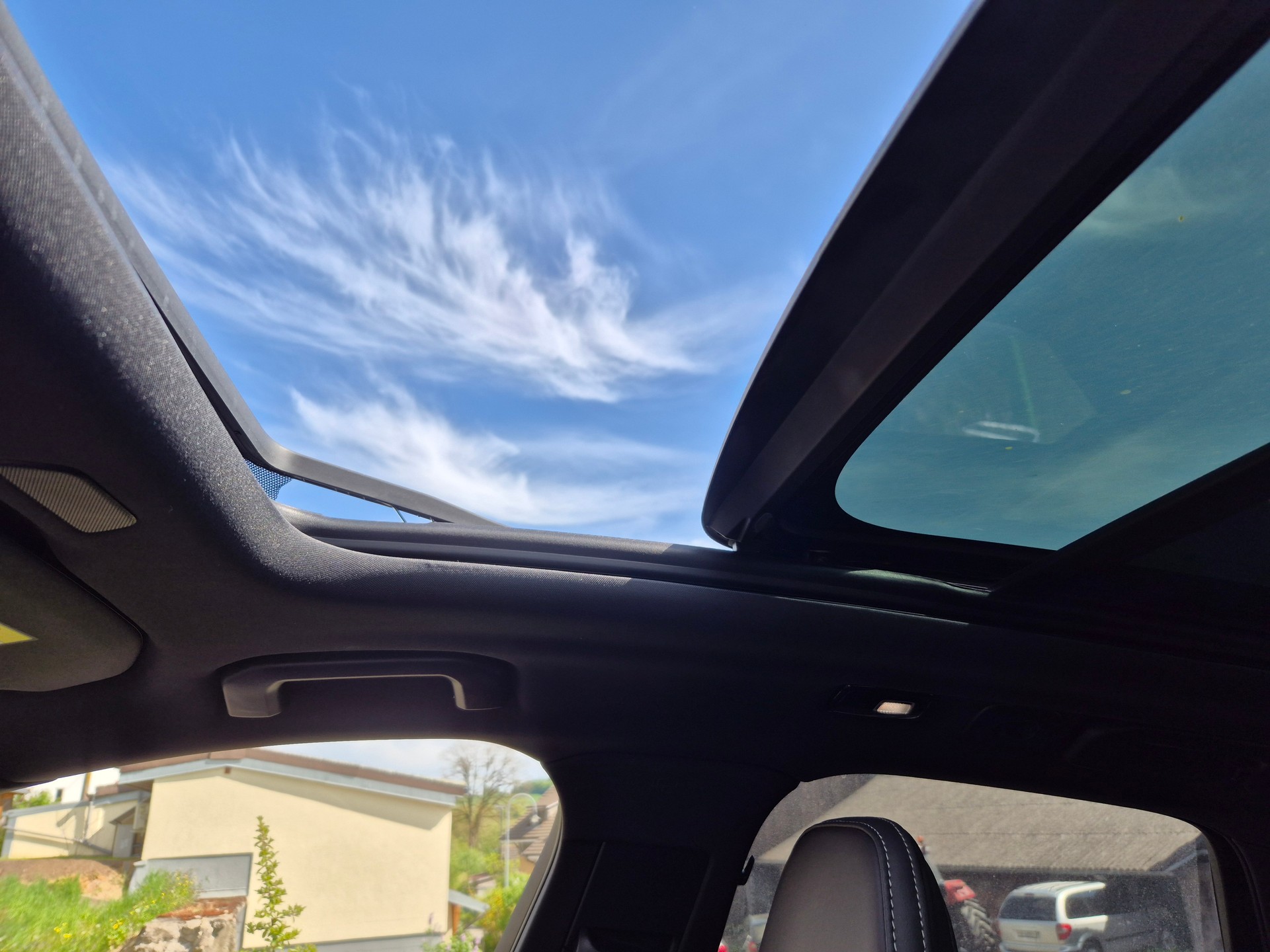 VOLVO T8 Ultimate Black Edition PLUG-IN-image-6