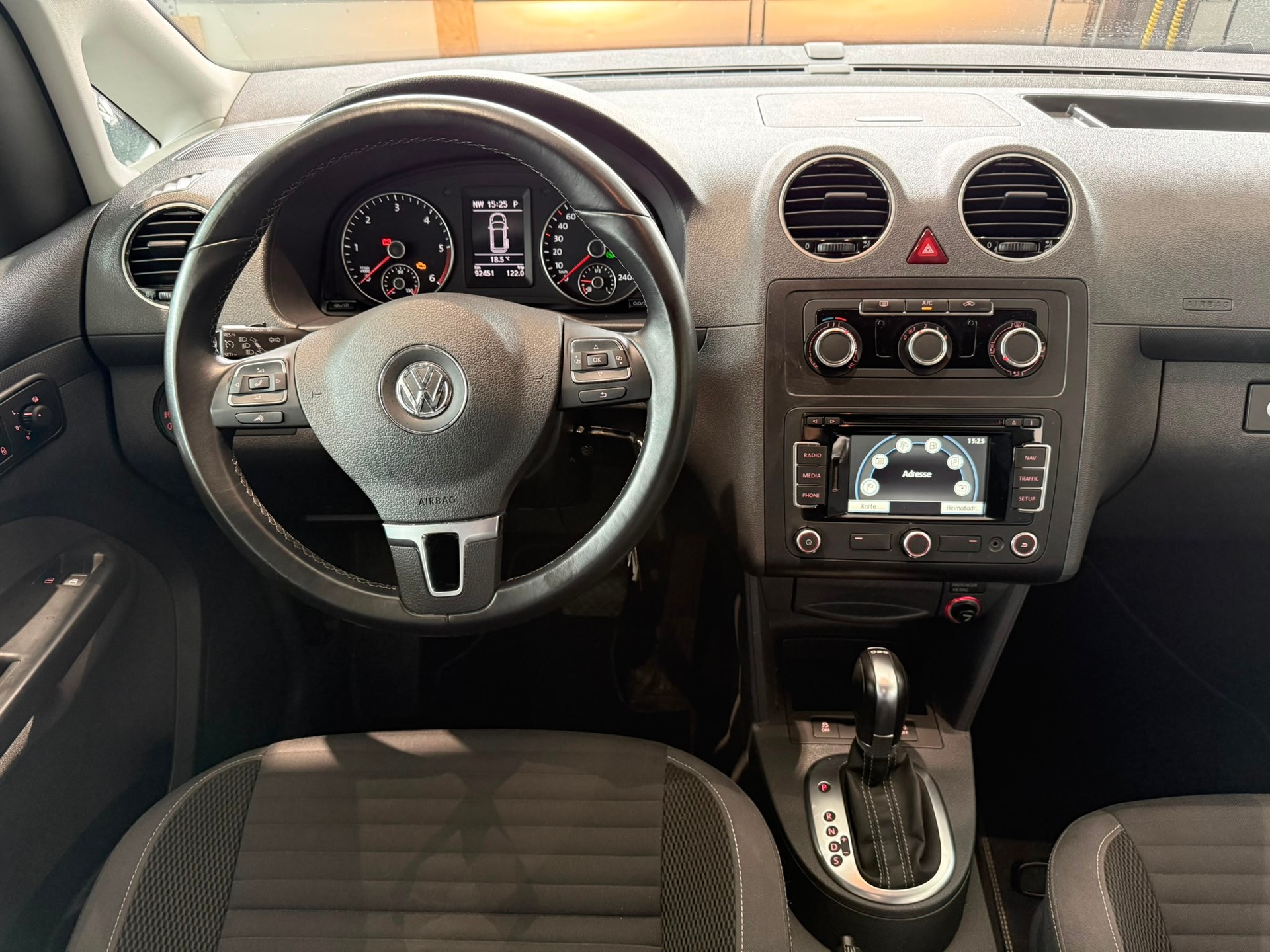 VW Caddy Maxi 1.6 TDI Blue Motion Family CUP DSG-image-10