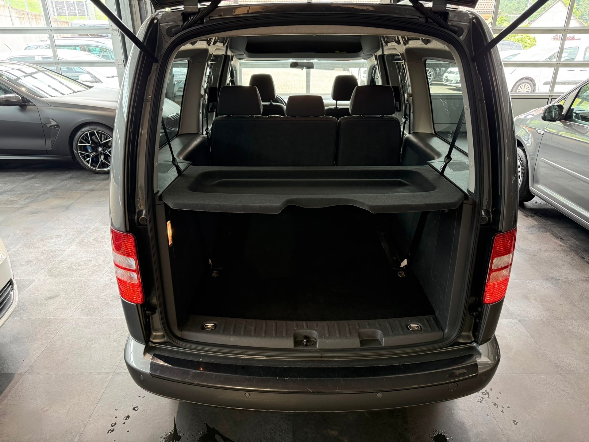 VW Caddy Maxi 1.6 TDI Blue Motion Family CUP DSG-image-3