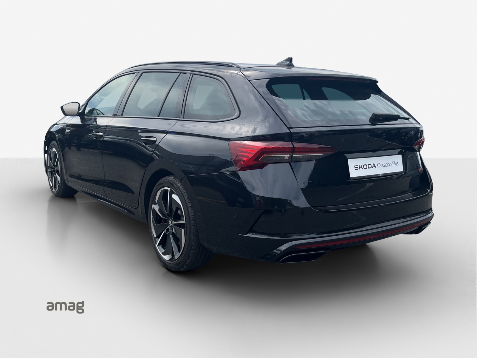 SKODA Octavia Combi 2.0 TSI DSG RS-image-2