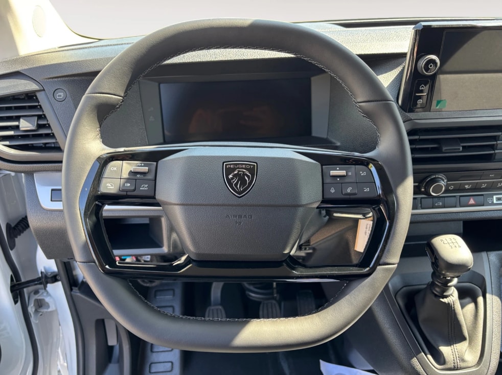 PEUGEOT Expert 1.5 BlueHDi 120 S&S Standard-image-8