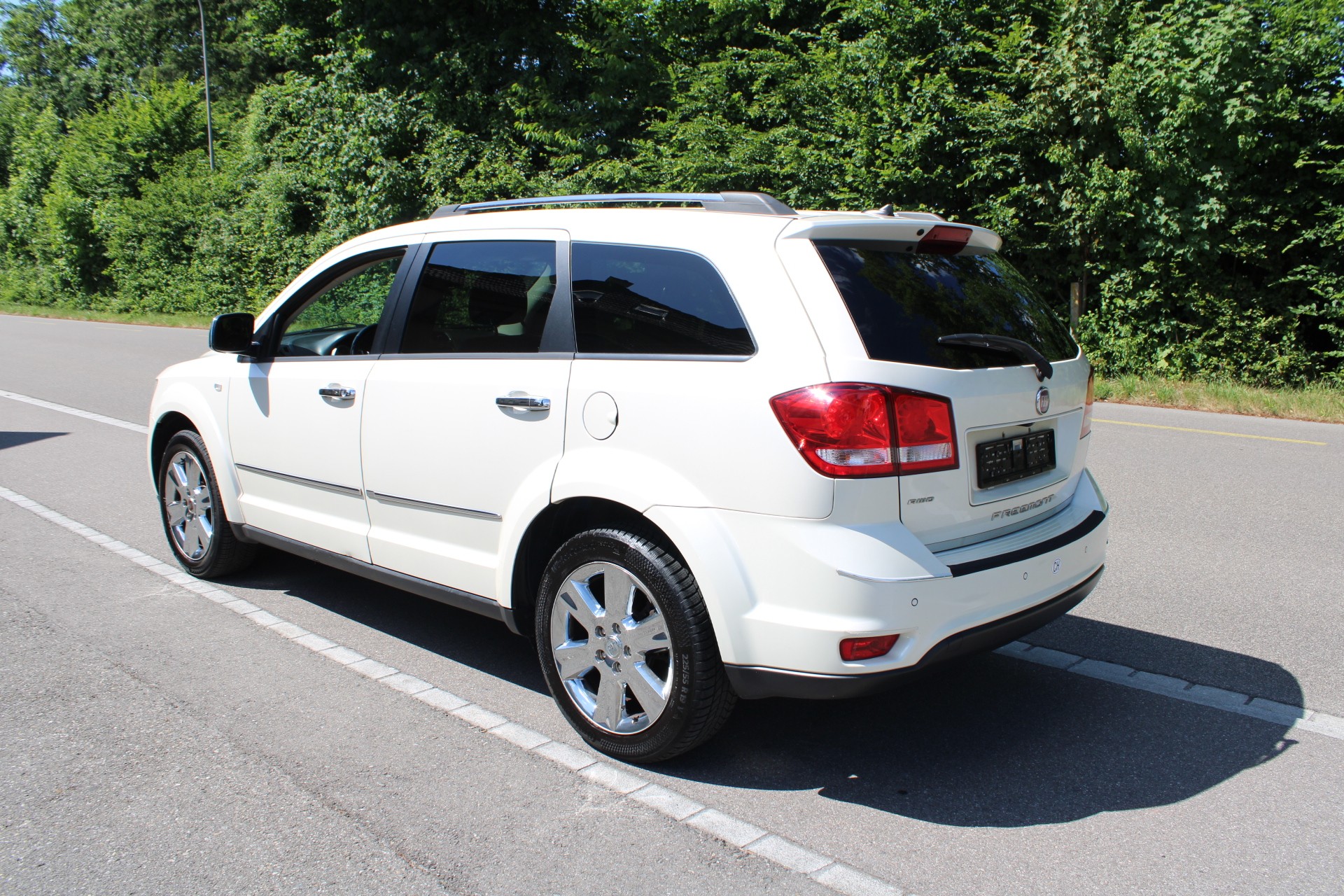 FIAT Freemont 2.0 MJ Park Avenue AWD Automat-image-1