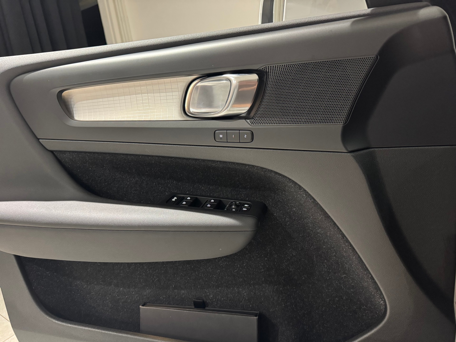 VOLVO XC40 T3 Momentum Geartronic | 1.Hand | CH |-image-23