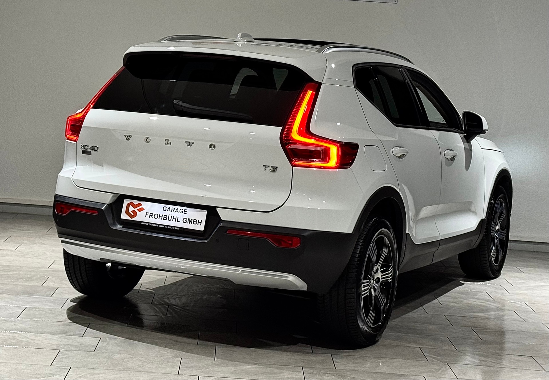 VOLVO XC40 T3 Momentum Geartronic | 1.Hand | CH |-image-4