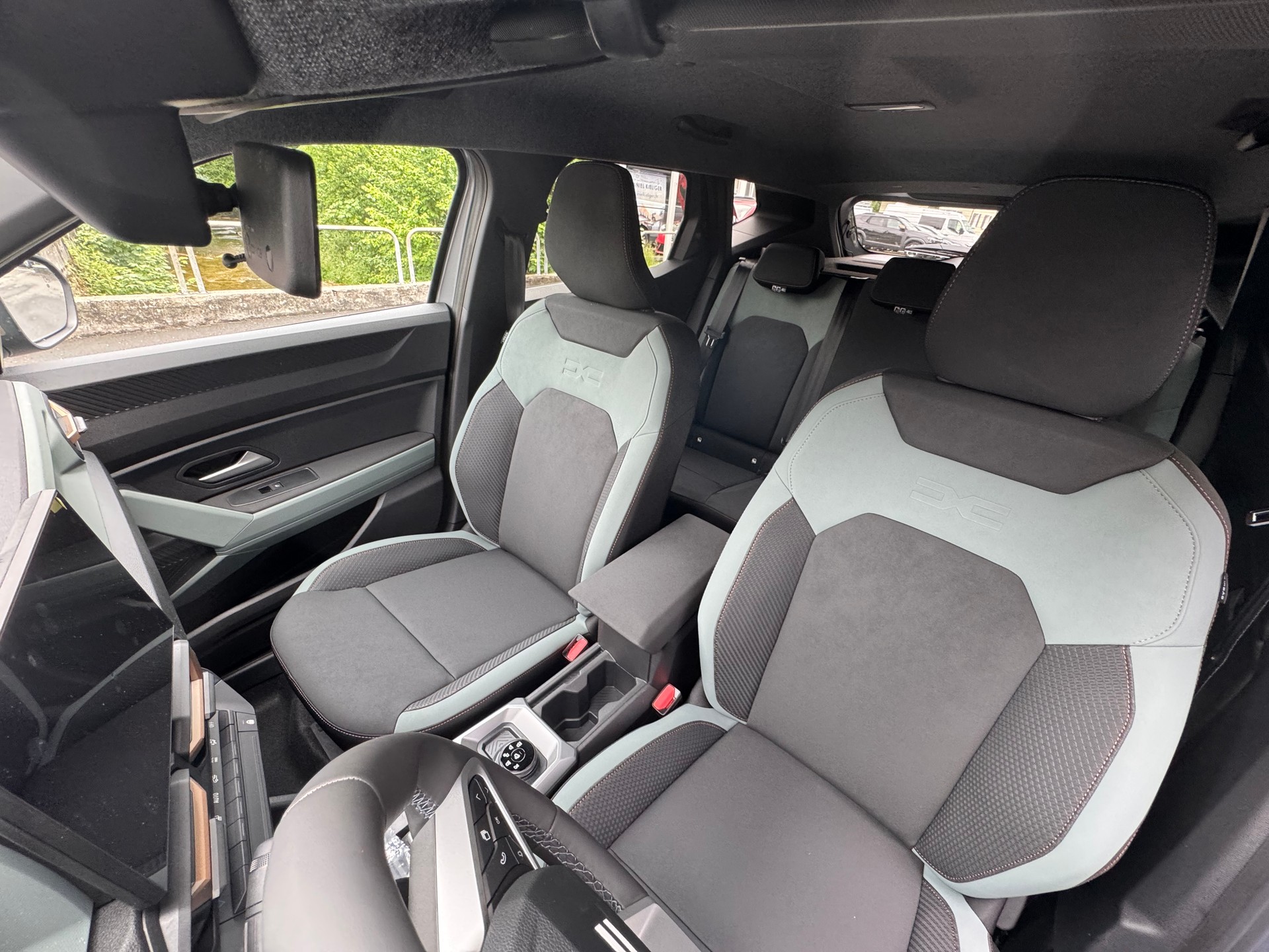 DACIA Duster TCe 150 48V Extreme 4x4-image-12