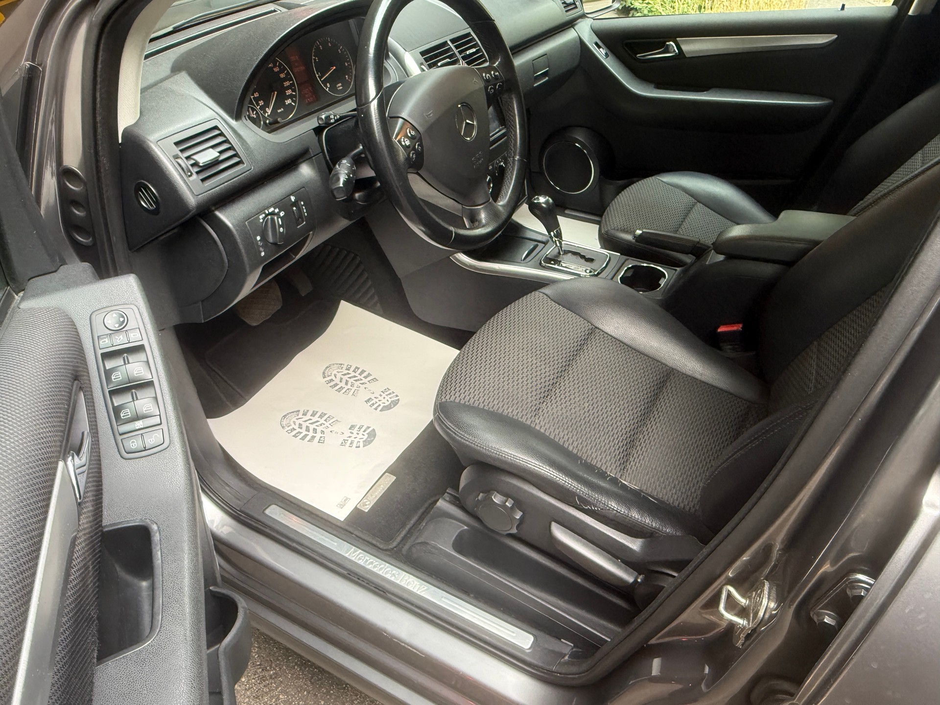 MERCEDES-BENZ A 180 Style Autotronic-image-14